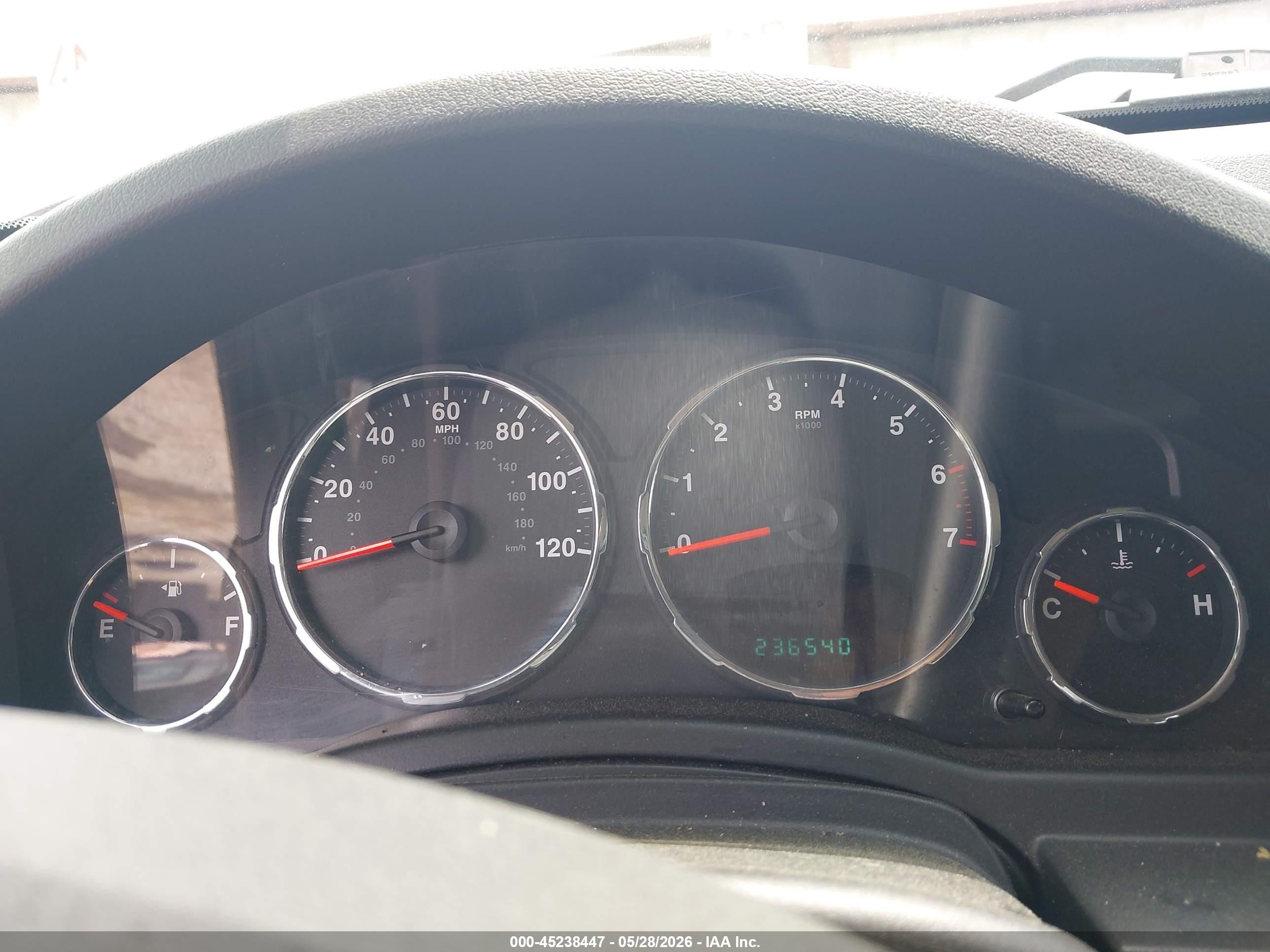 2010 Jeep Liberty Sport Серебряный vin: 1J4PP2GK7AW133991