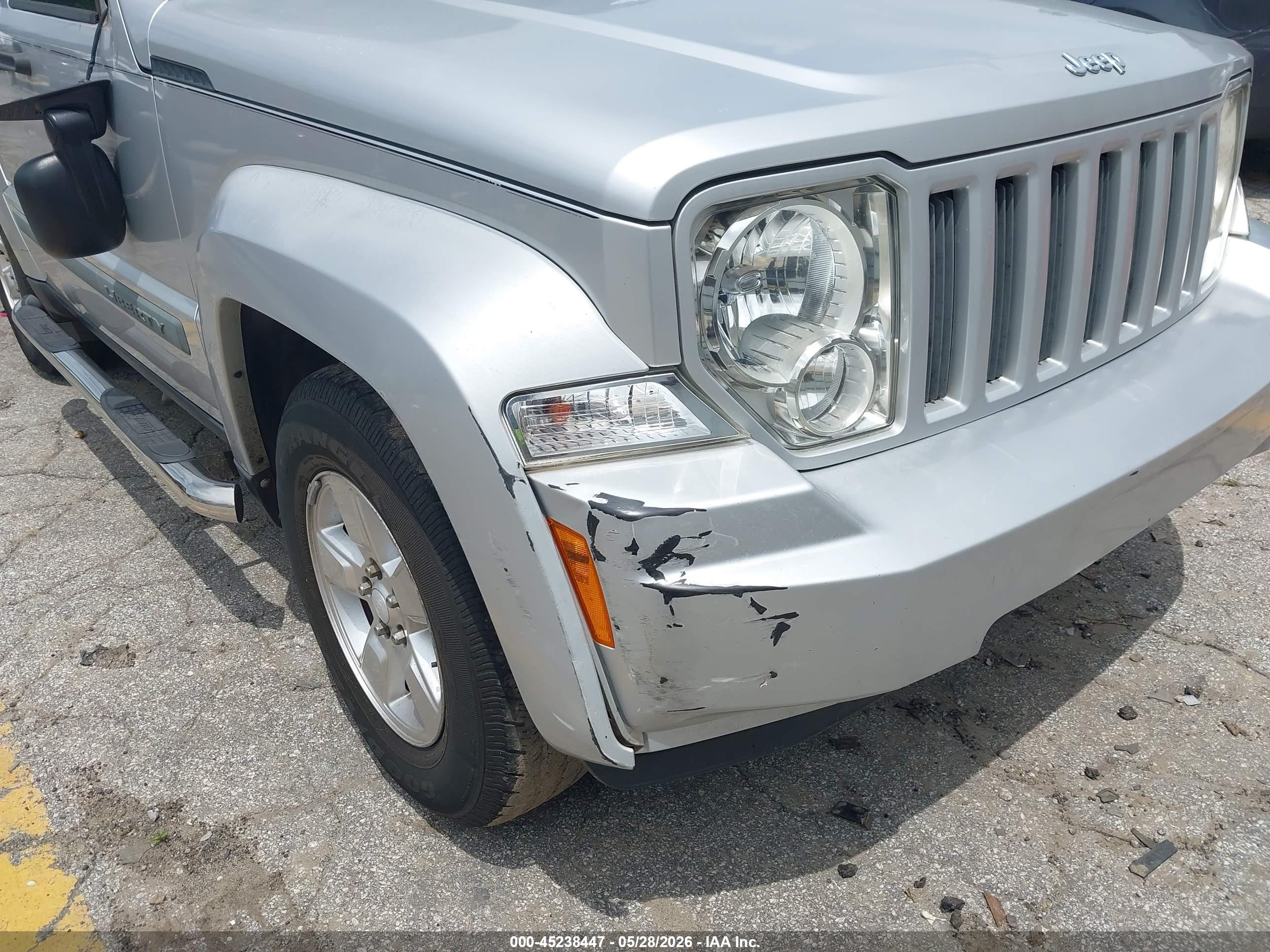2010 Jeep Liberty Sport Серебряный vin: 1J4PP2GK7AW133991