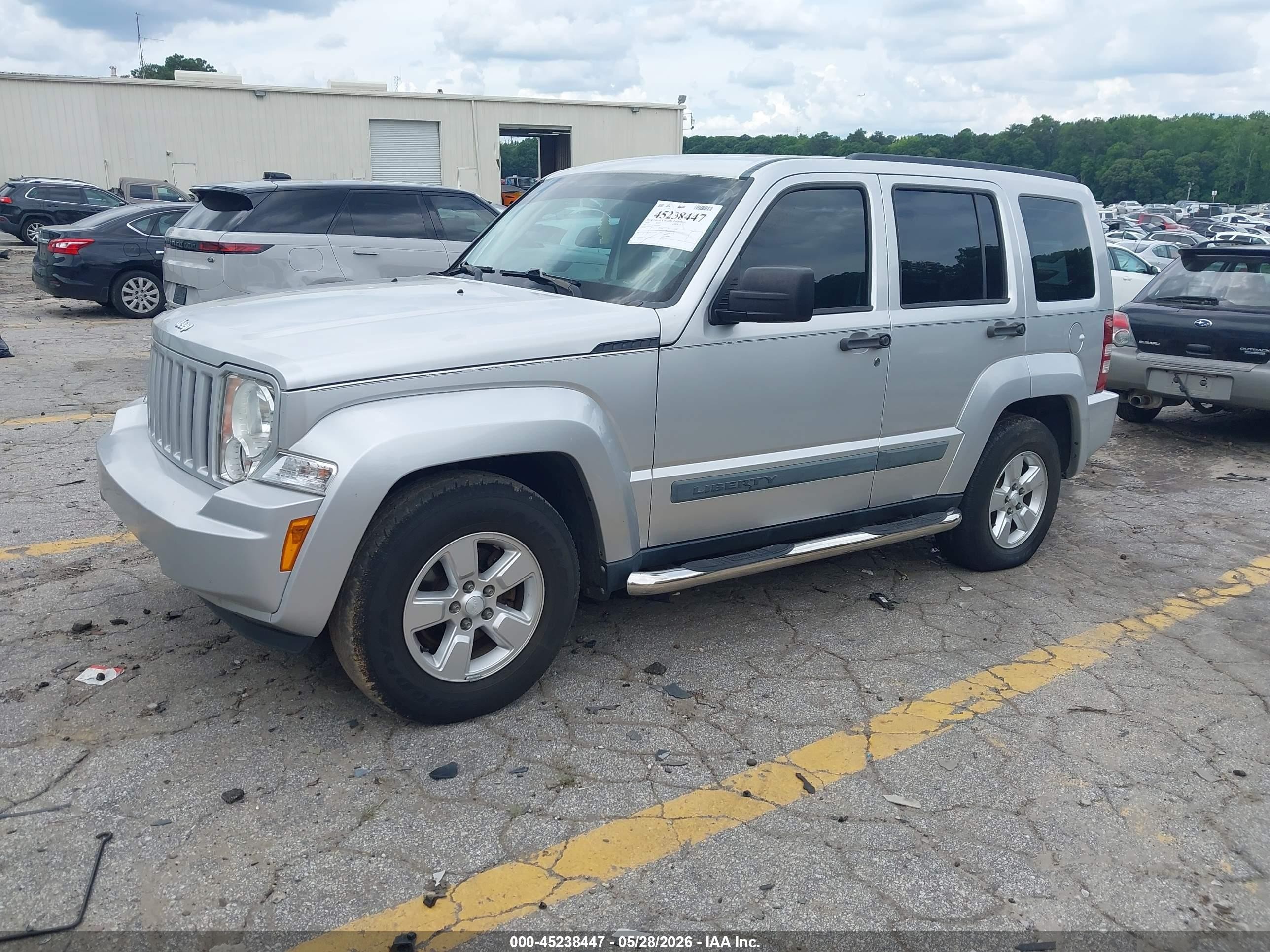 2010 Jeep Liberty Sport Серебряный vin: 1J4PP2GK7AW133991