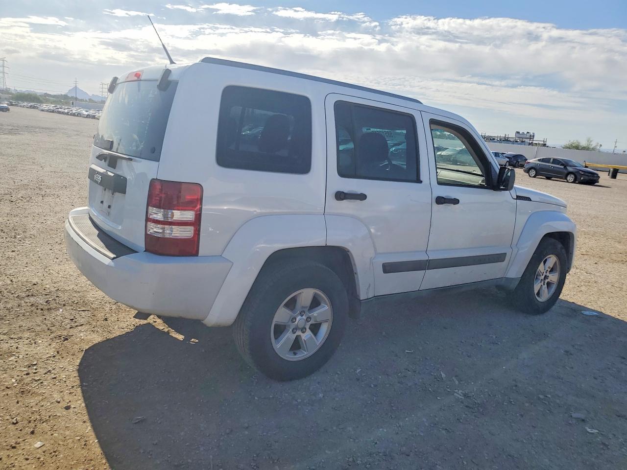 2011 Jeep Liberty Sport White vin: 1J4PP2GK7BW522048