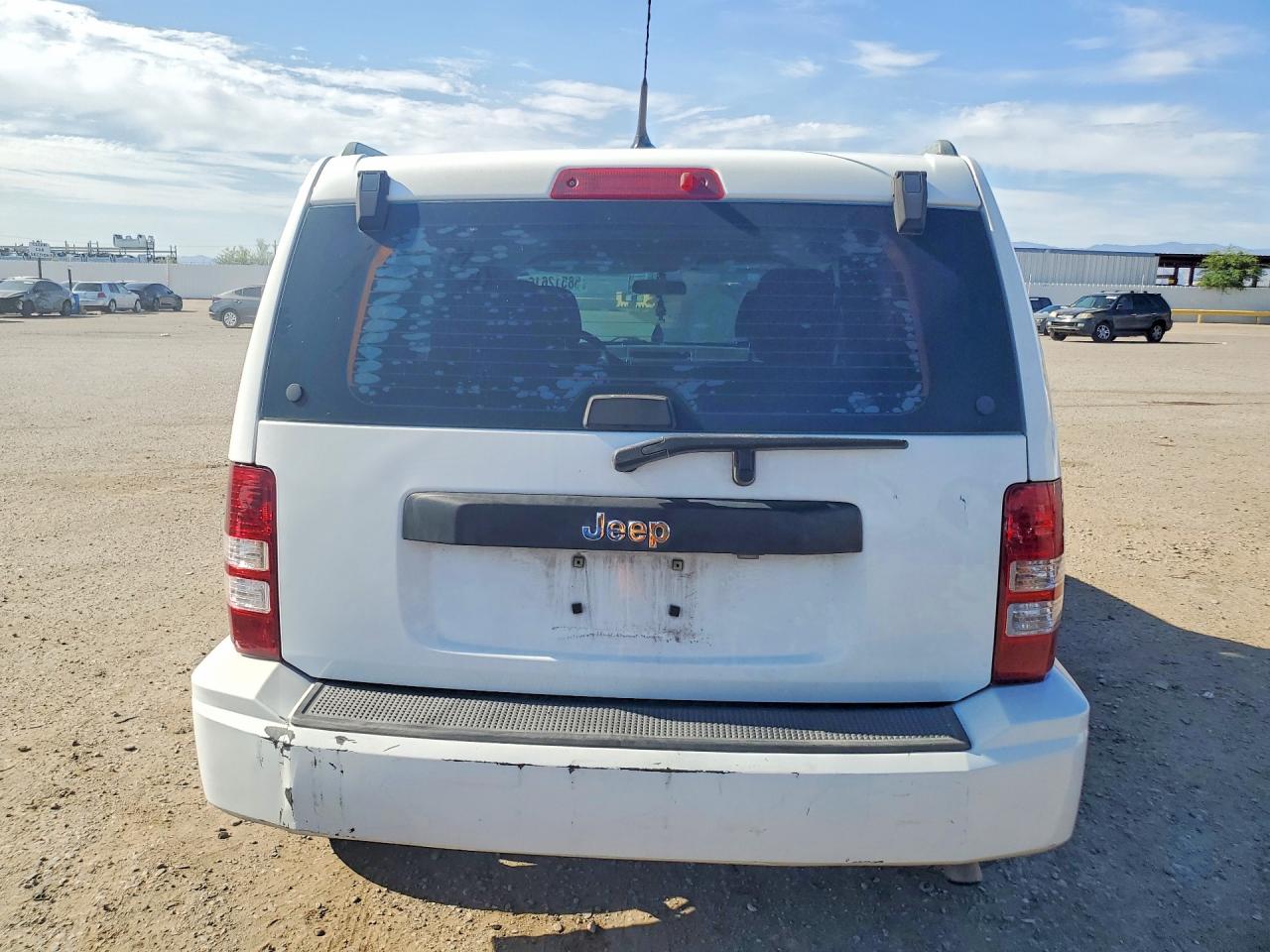 2011 Jeep Liberty Sport White vin: 1J4PP2GK7BW522048