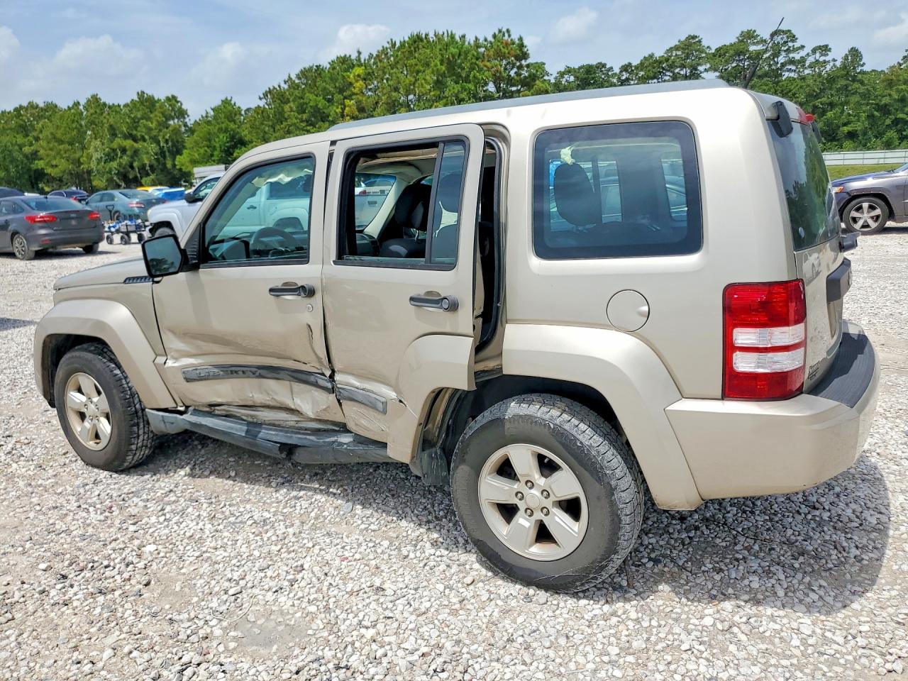 2011 Jeep Liberty Sport Beige vin: 1J4PP2GK7BW569693