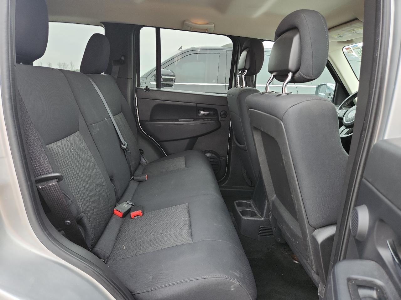 2011 Jeep Liberty Sport Silver vin: 1J4PP2GK7BW578782