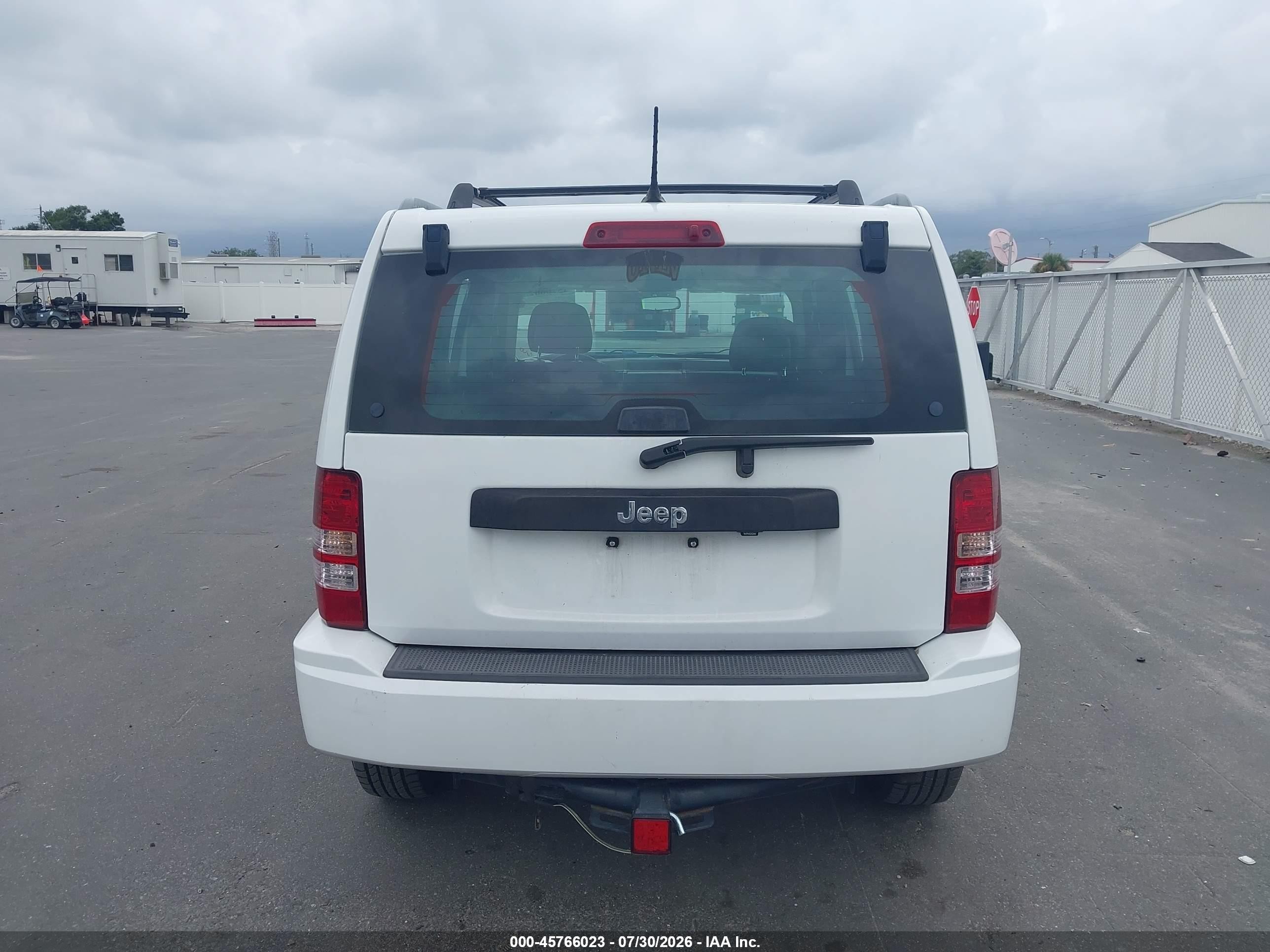 2011 Jeep Liberty Sport White vin: 1J4PP2GK7BW595873