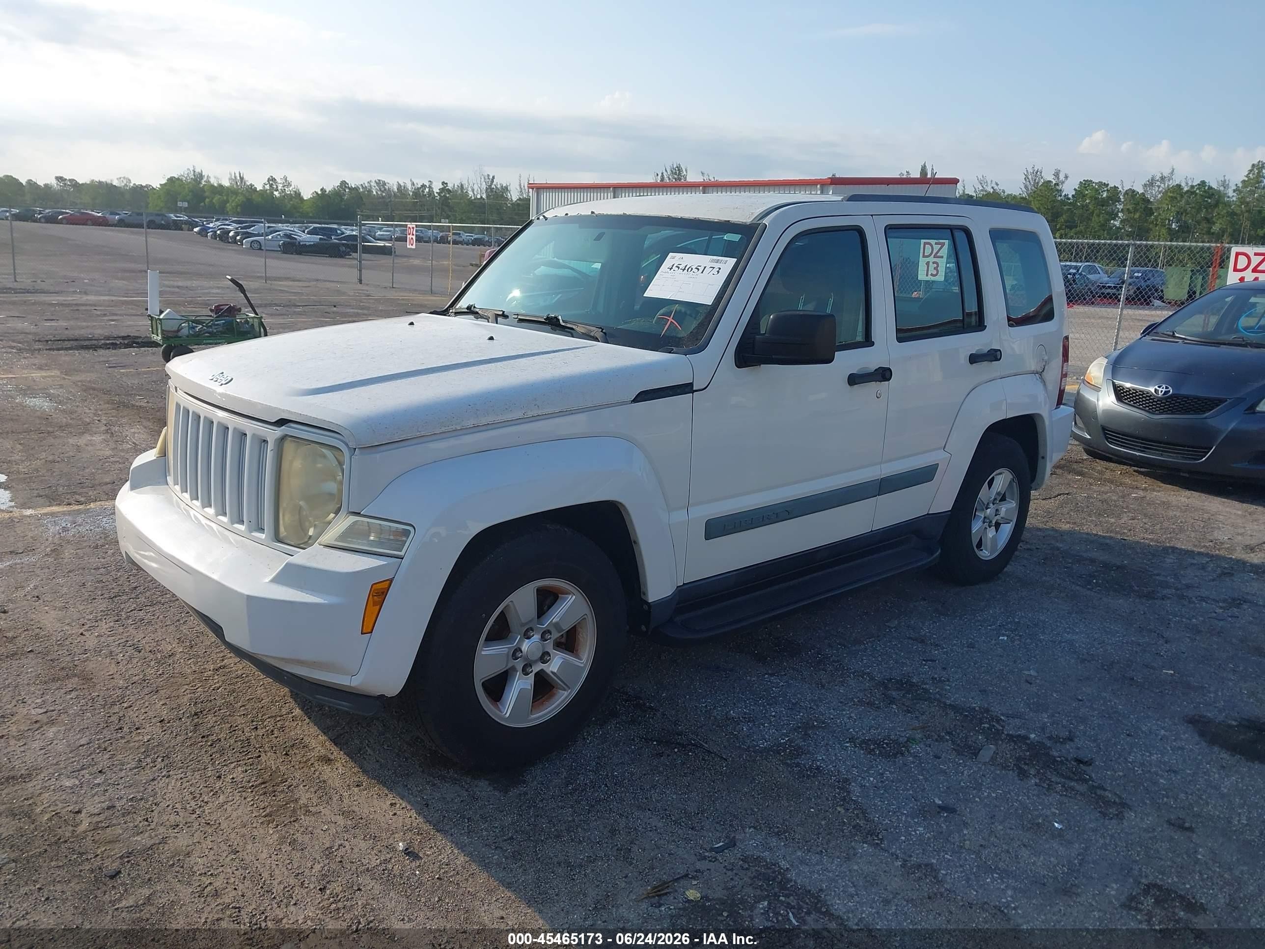 2010 Jeep Liberty Sport White vin: 1J4PP2GKXAW106199