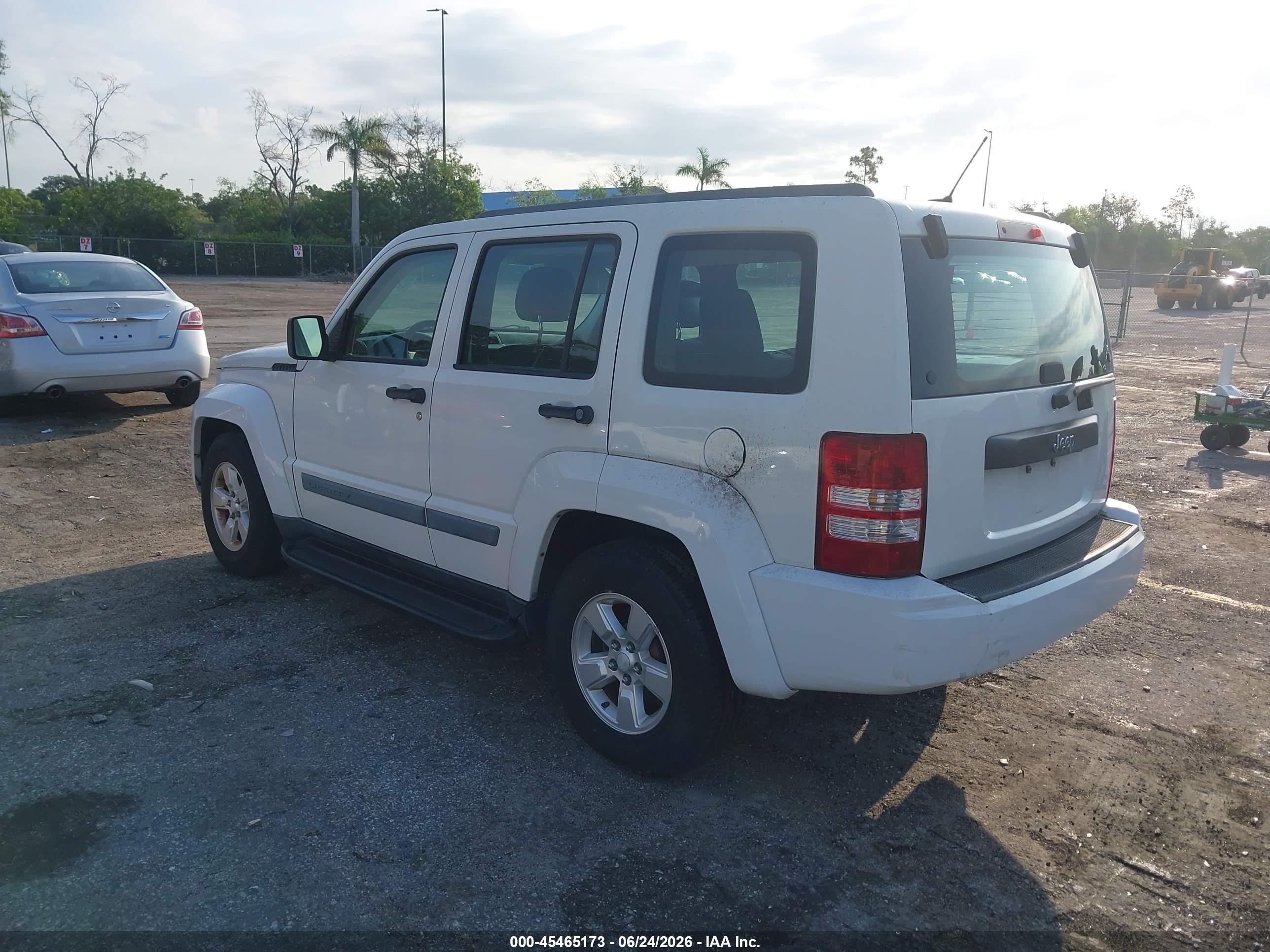 2010 Jeep Liberty Sport White vin: 1J4PP2GKXAW106199
