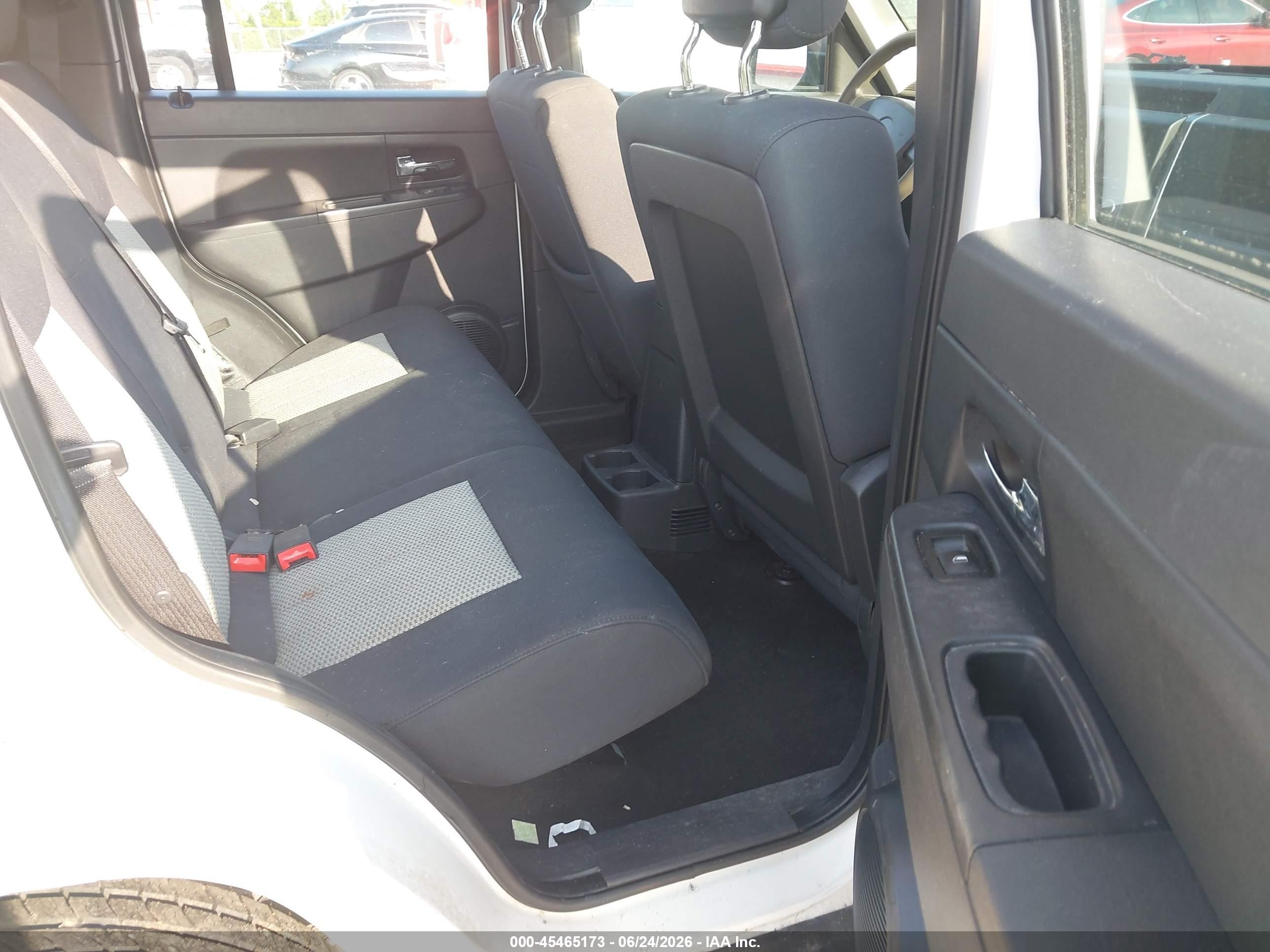 2010 Jeep Liberty Sport White vin: 1J4PP2GKXAW106199