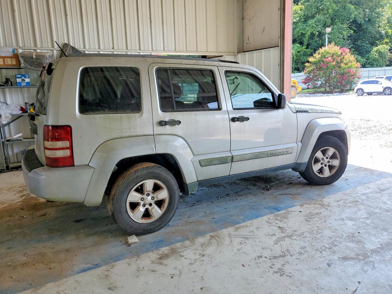 2010 Jeep Liberty Sport Серый vin: 1J4PP2GKXAW181324
