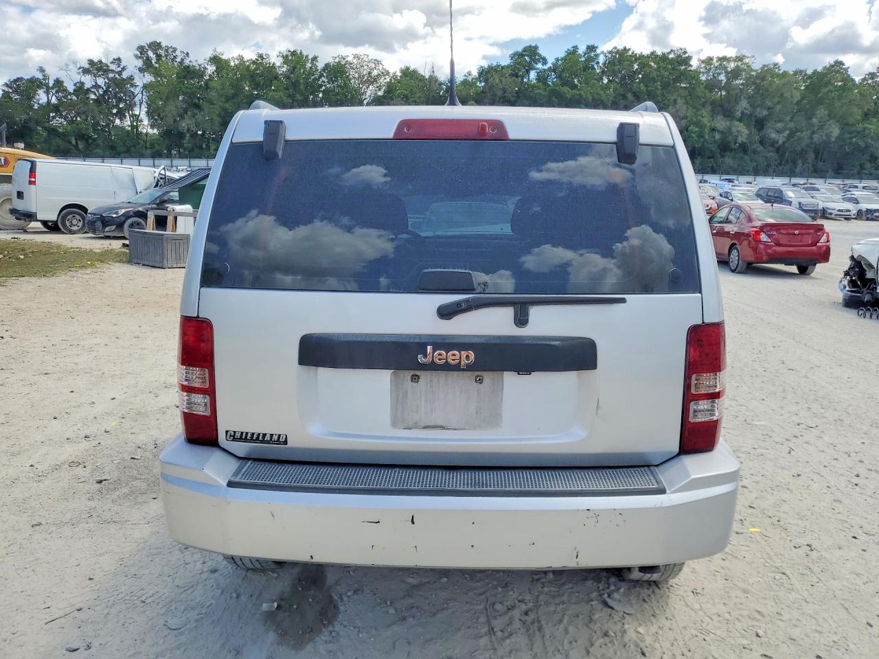 2011 Jeep Liberty Sport Silver vin: 1J4PP2GKXBW536347