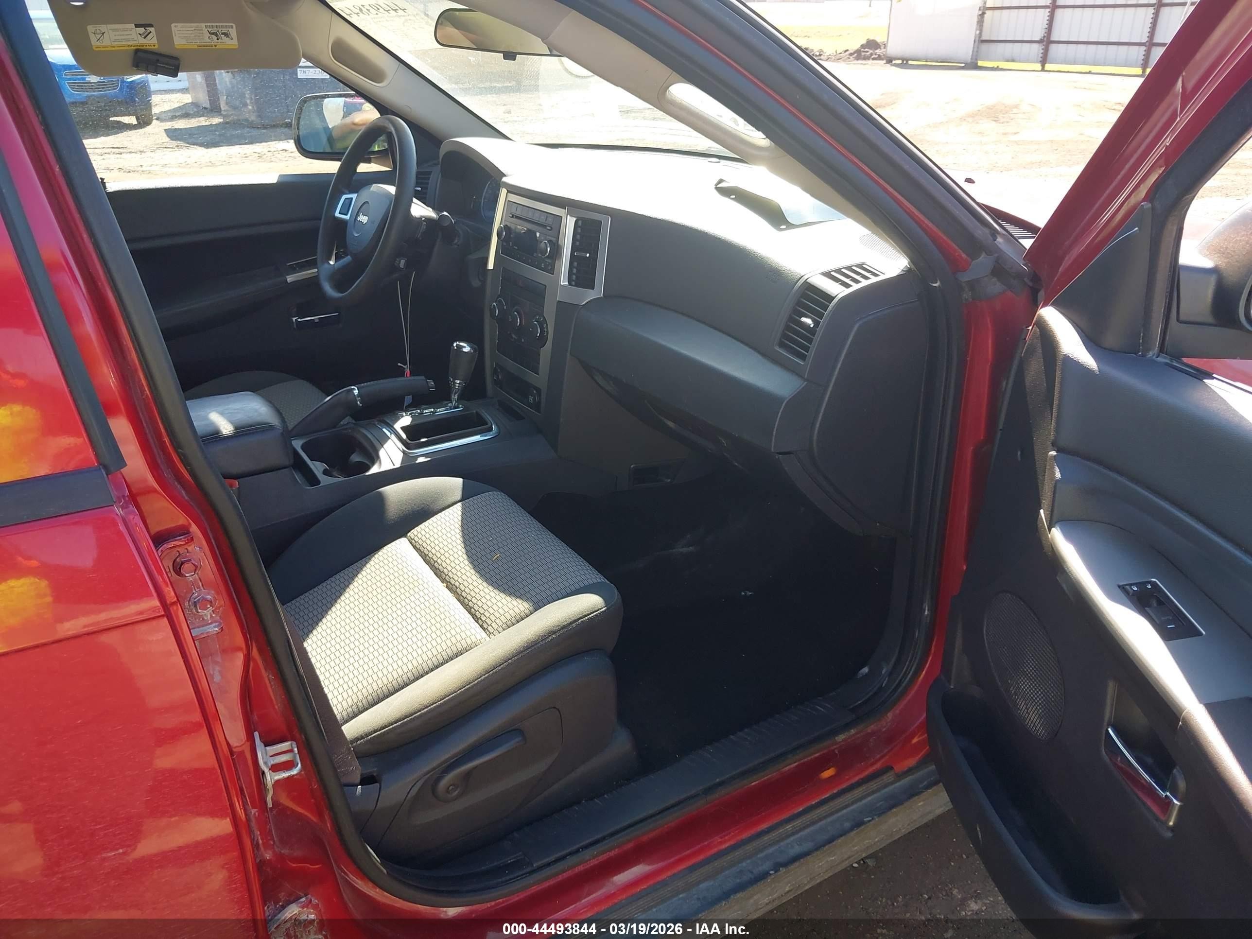 2010 Jeep Grand Cherokee Laredo Red vin: 1J4PR4GK1AC102596