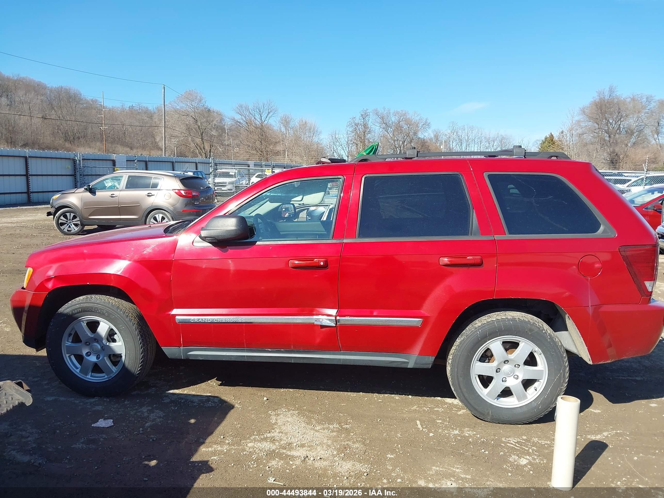2010 Jeep Grand Cherokee Laredo Red vin: 1J4PR4GK1AC102596
