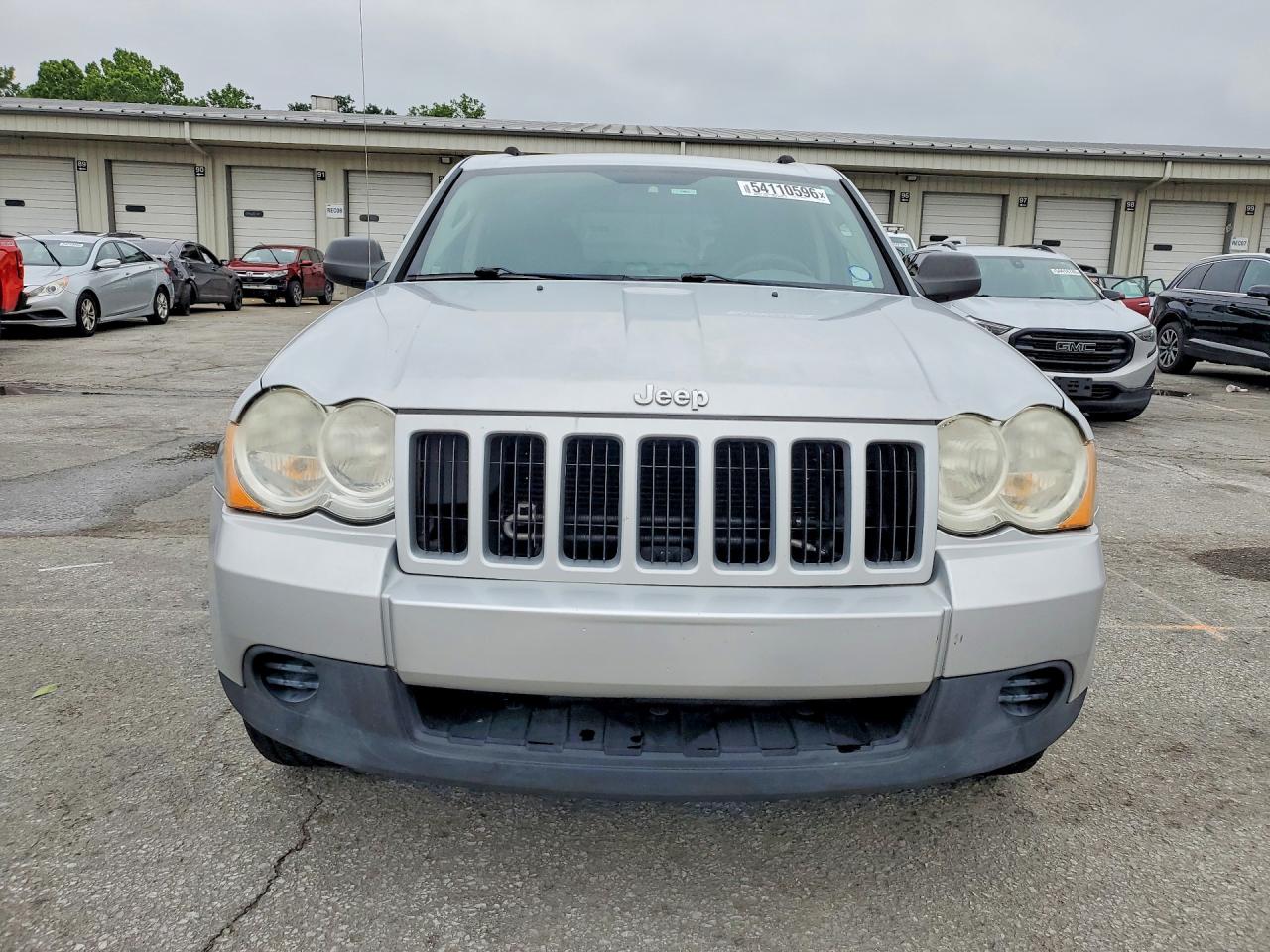 2010 Jeep Grand Cherokee Laredo Серебряный vin: 1J4PR4GK2AC102123