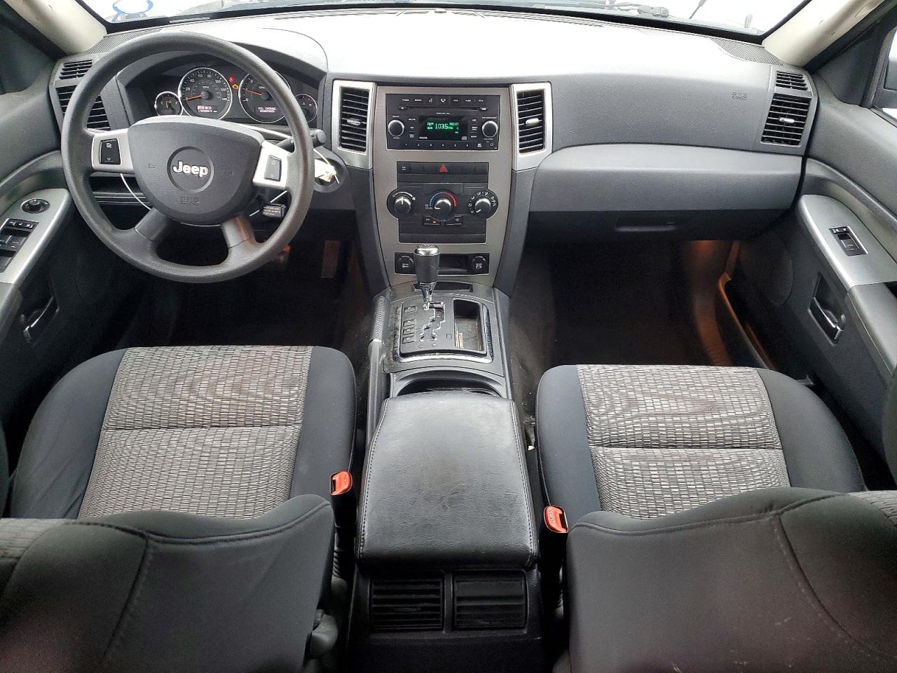 2010 Jeep Grand Cherokee Laredo Серебряный vin: 1J4PR4GK2AC102123