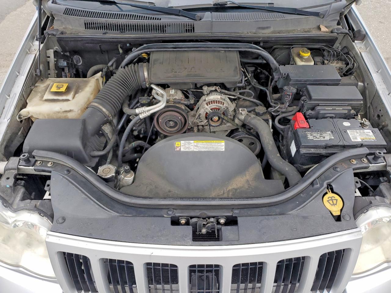 2010 Jeep Grand Cherokee Laredo Серебряный vin: 1J4PR4GK2AC102123
