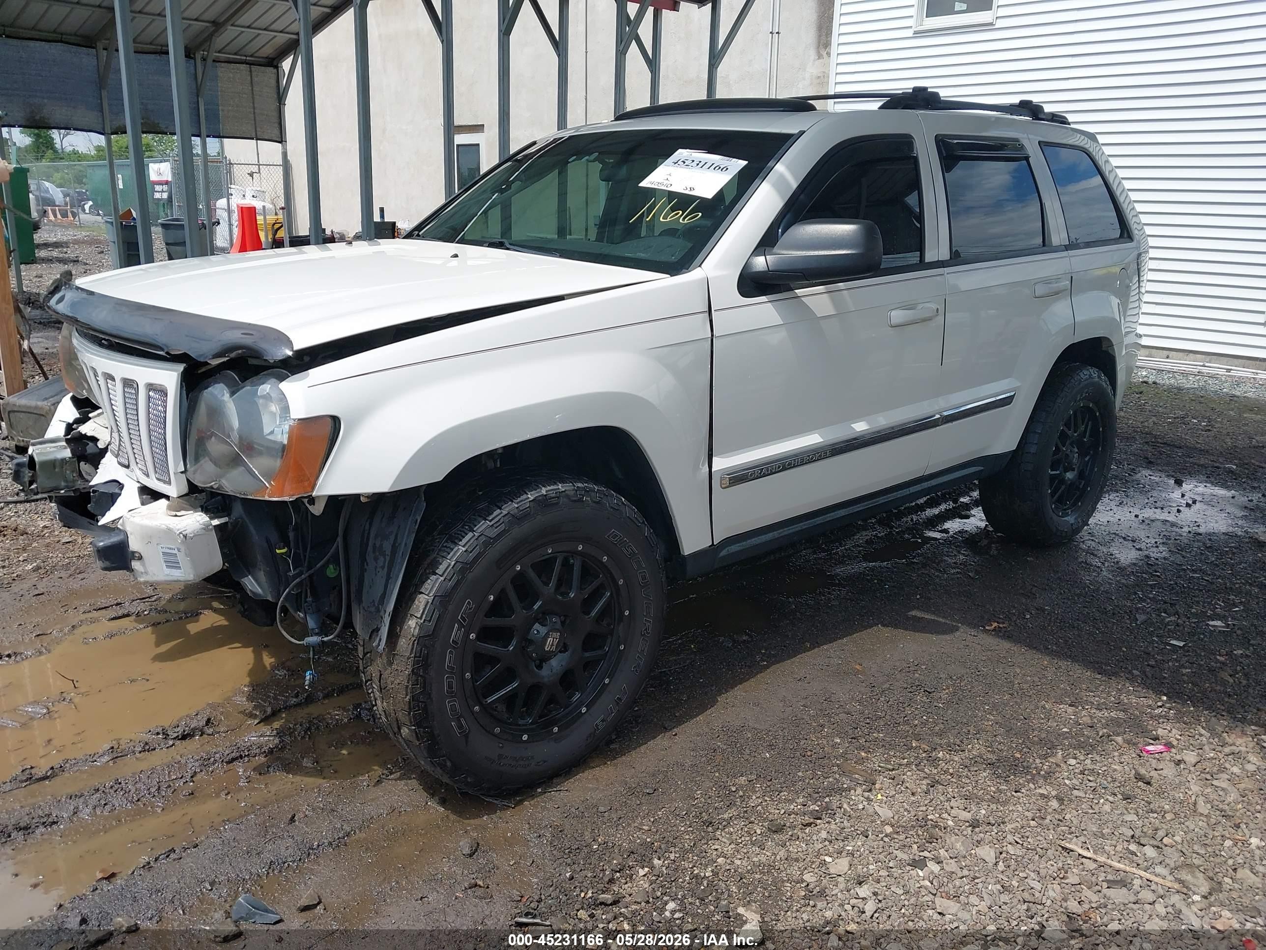 2010 Jeep Grand Cherokee Laredo White vin: 1J4PR4GK2AC114319