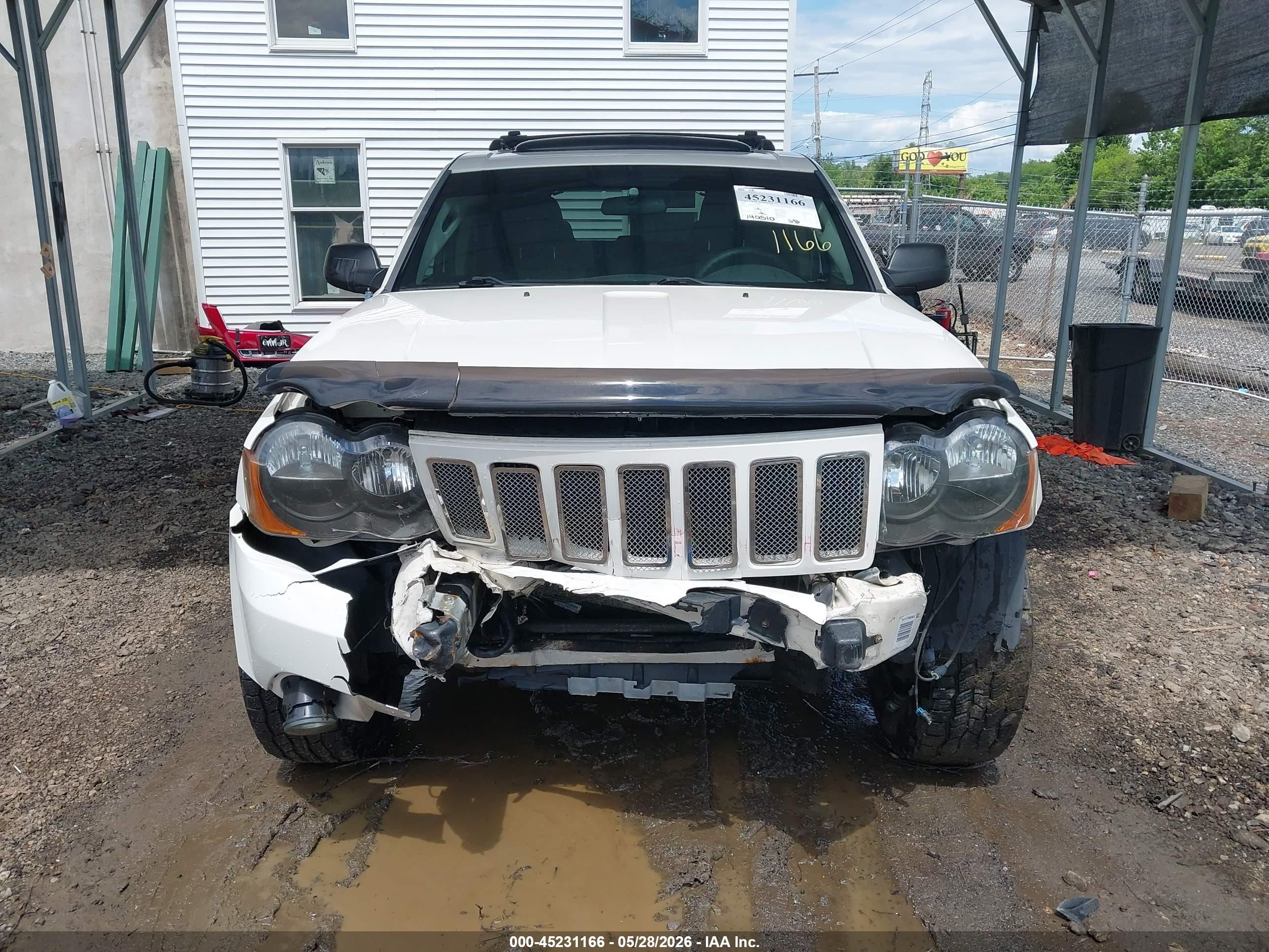 2010 Jeep Grand Cherokee Laredo White vin: 1J4PR4GK2AC114319