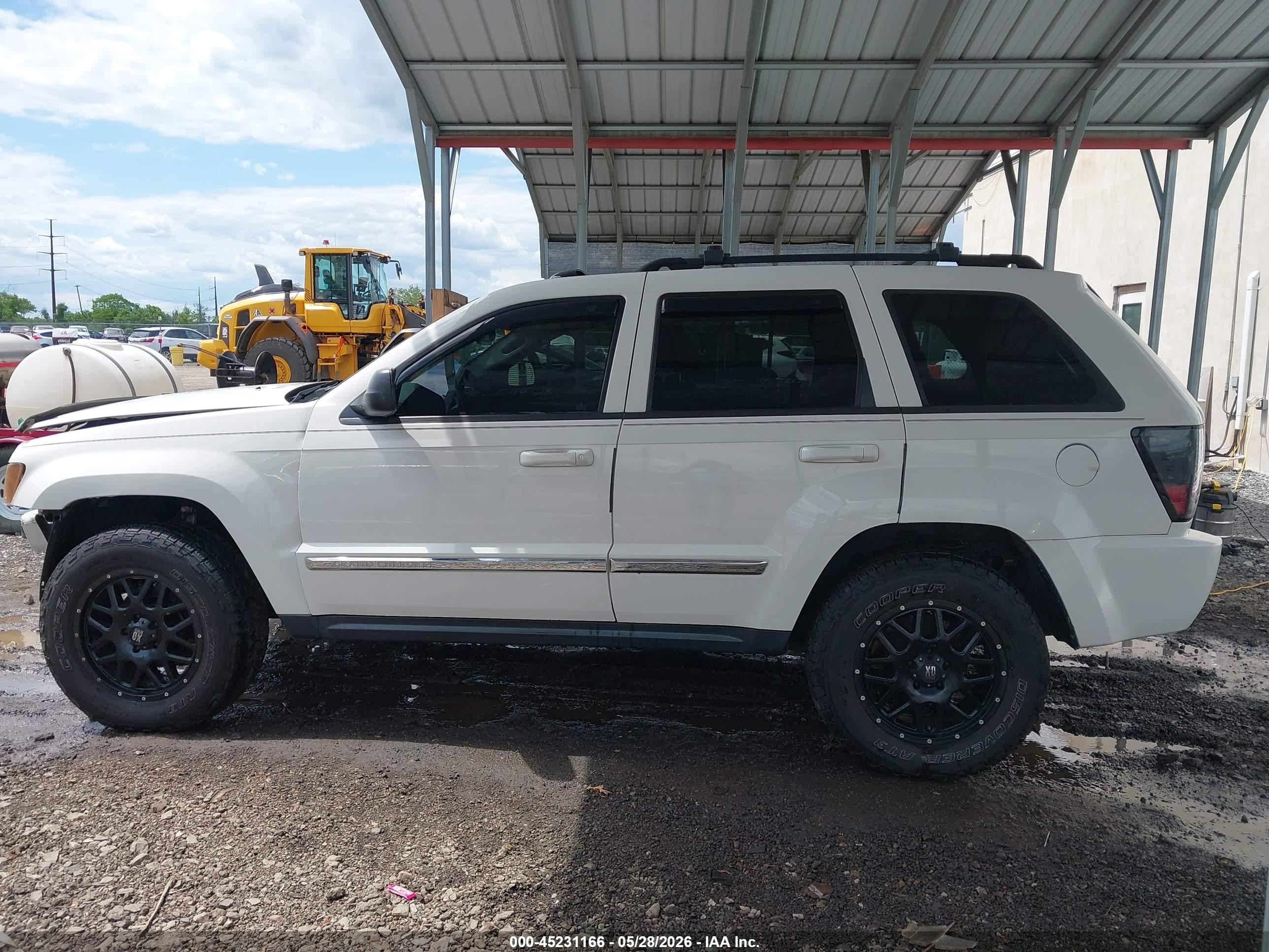 2010 Jeep Grand Cherokee Laredo White vin: 1J4PR4GK2AC114319