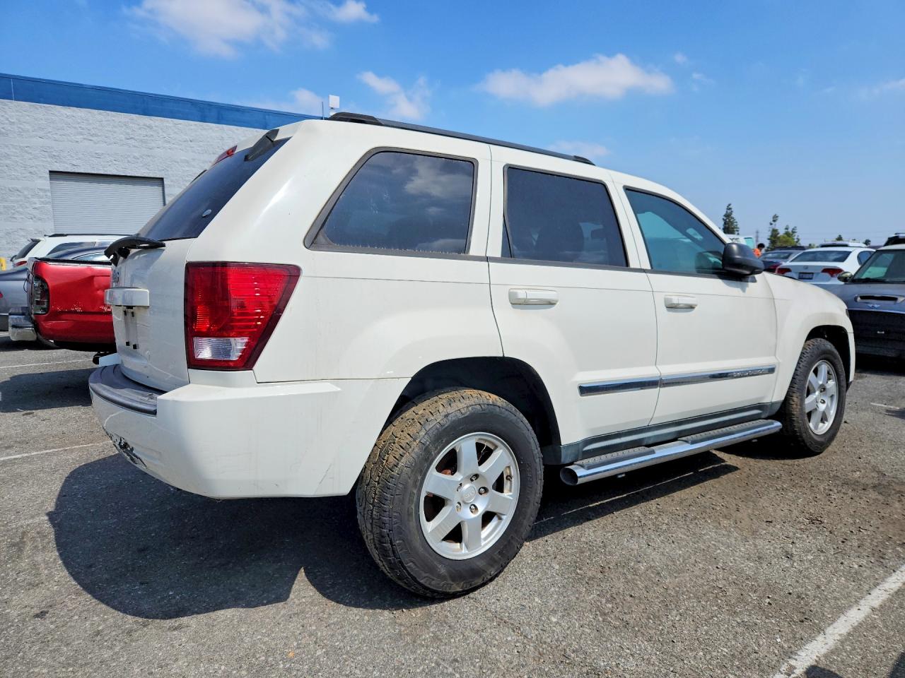 2010 Jeep Grand Cherokee Laredo White vin: 1J4PR4GK2AC150849