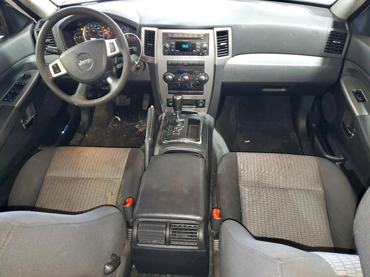 2010 Jeep Grand Cherokee Laredo White vin: 1J4PR4GK3AC111087