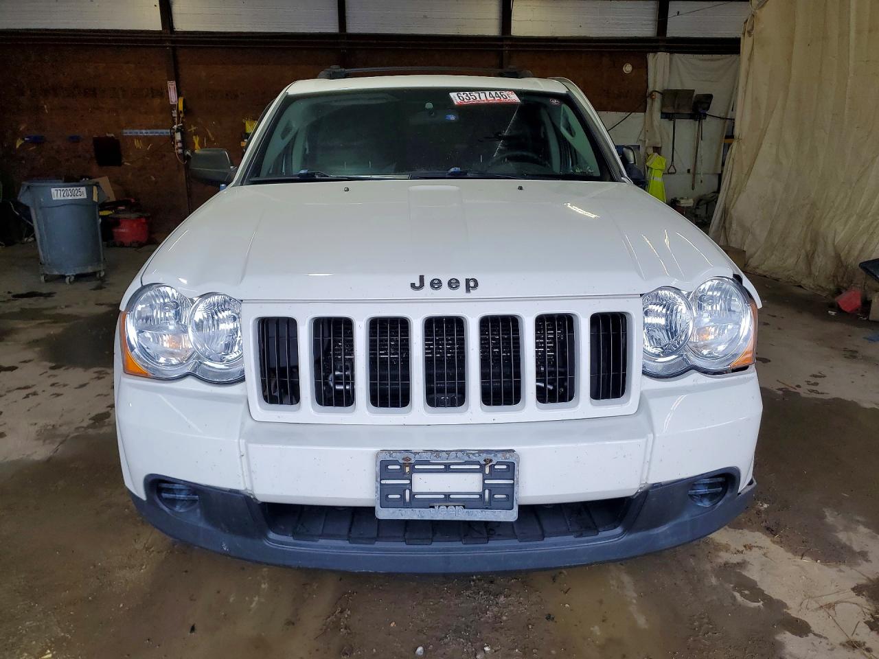 2010 Jeep Grand Cherokee Laredo White vin: 1J4PR4GK3AC111087