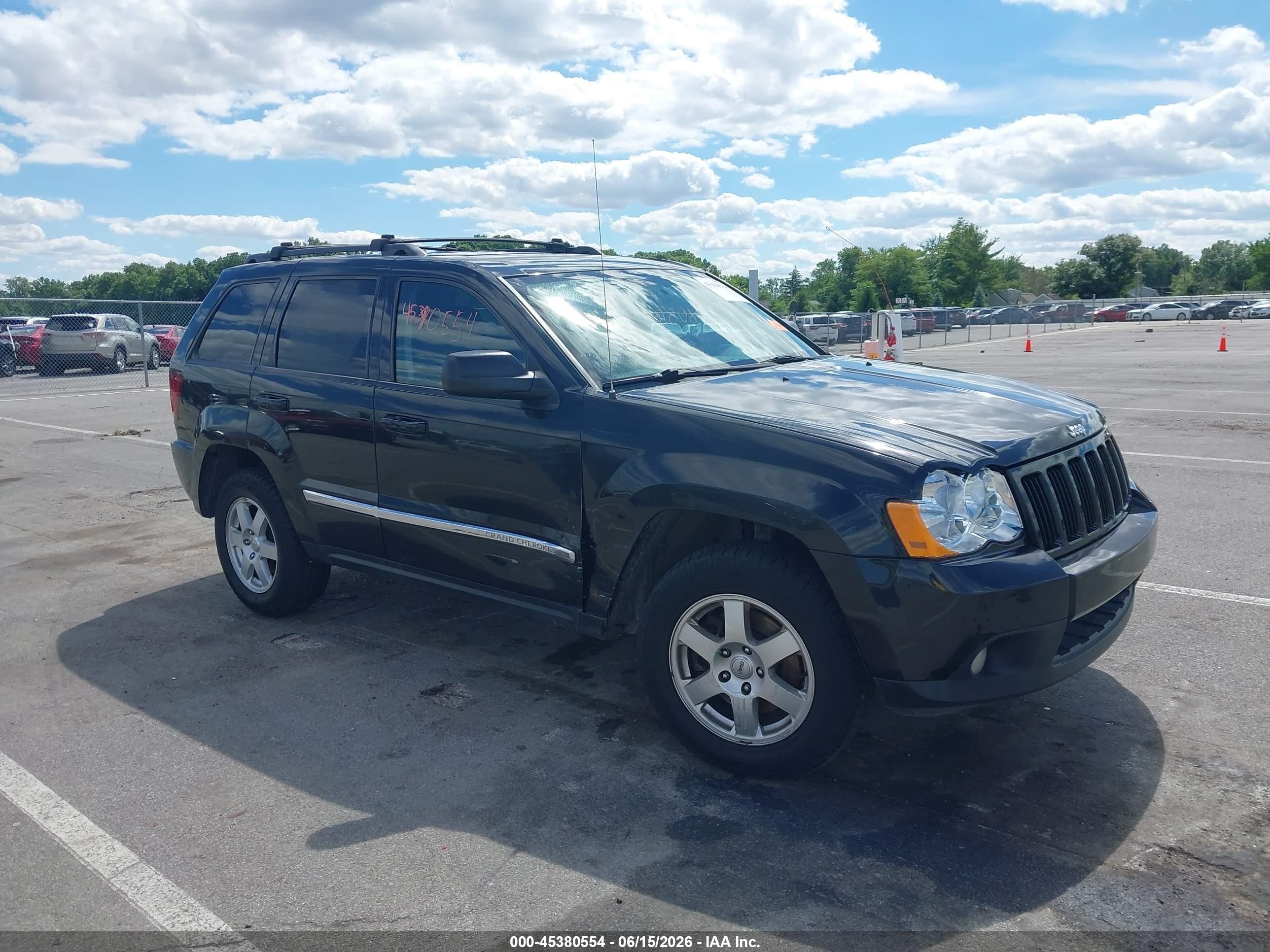 2010 Jeep Grand Cherokee Laredo Черный vin: 1J4PR4GK3AC120033