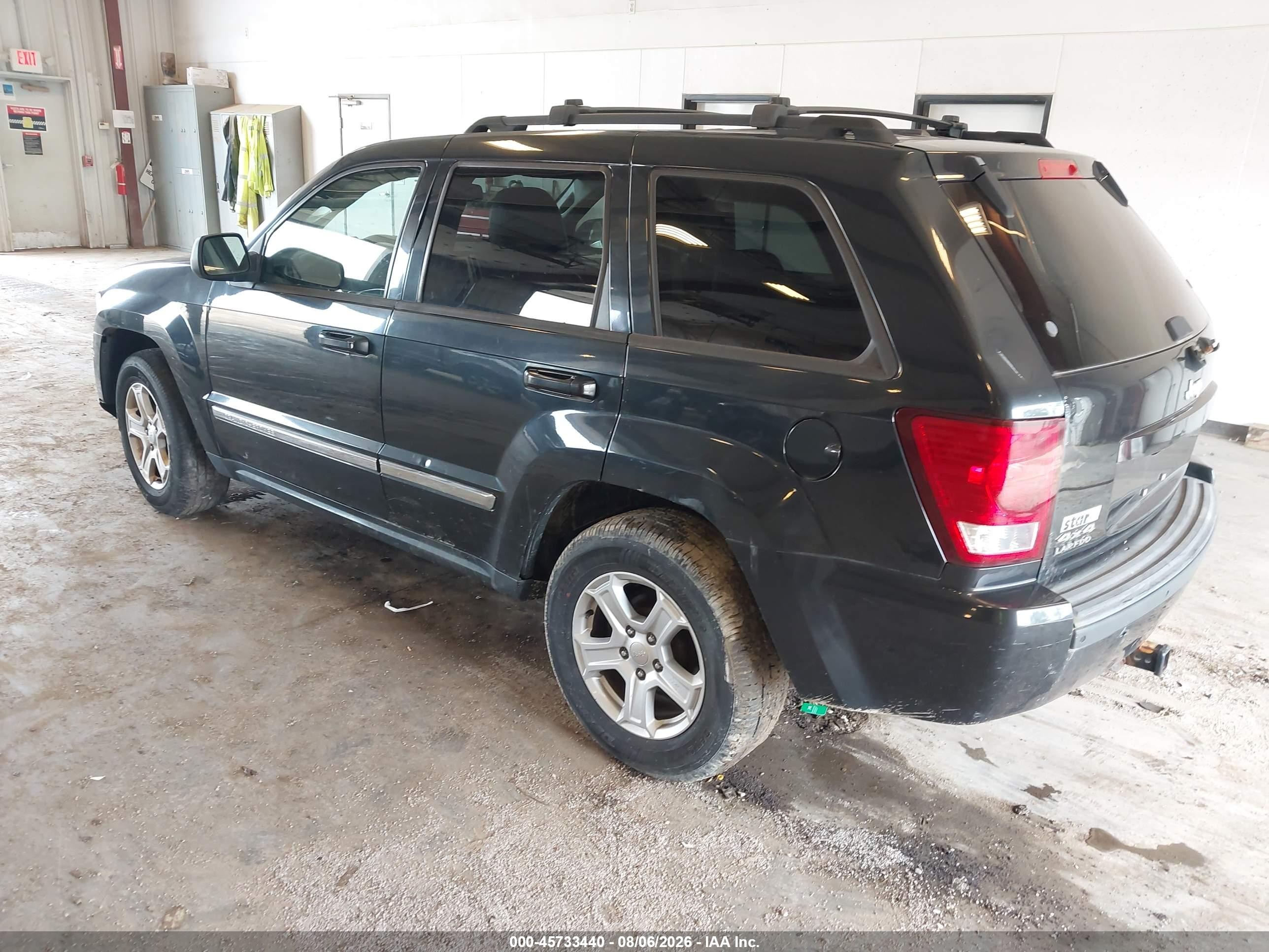 2010 Jeep Grand Cherokee Laredo Черный vin: 1J4PR4GK3AC141500