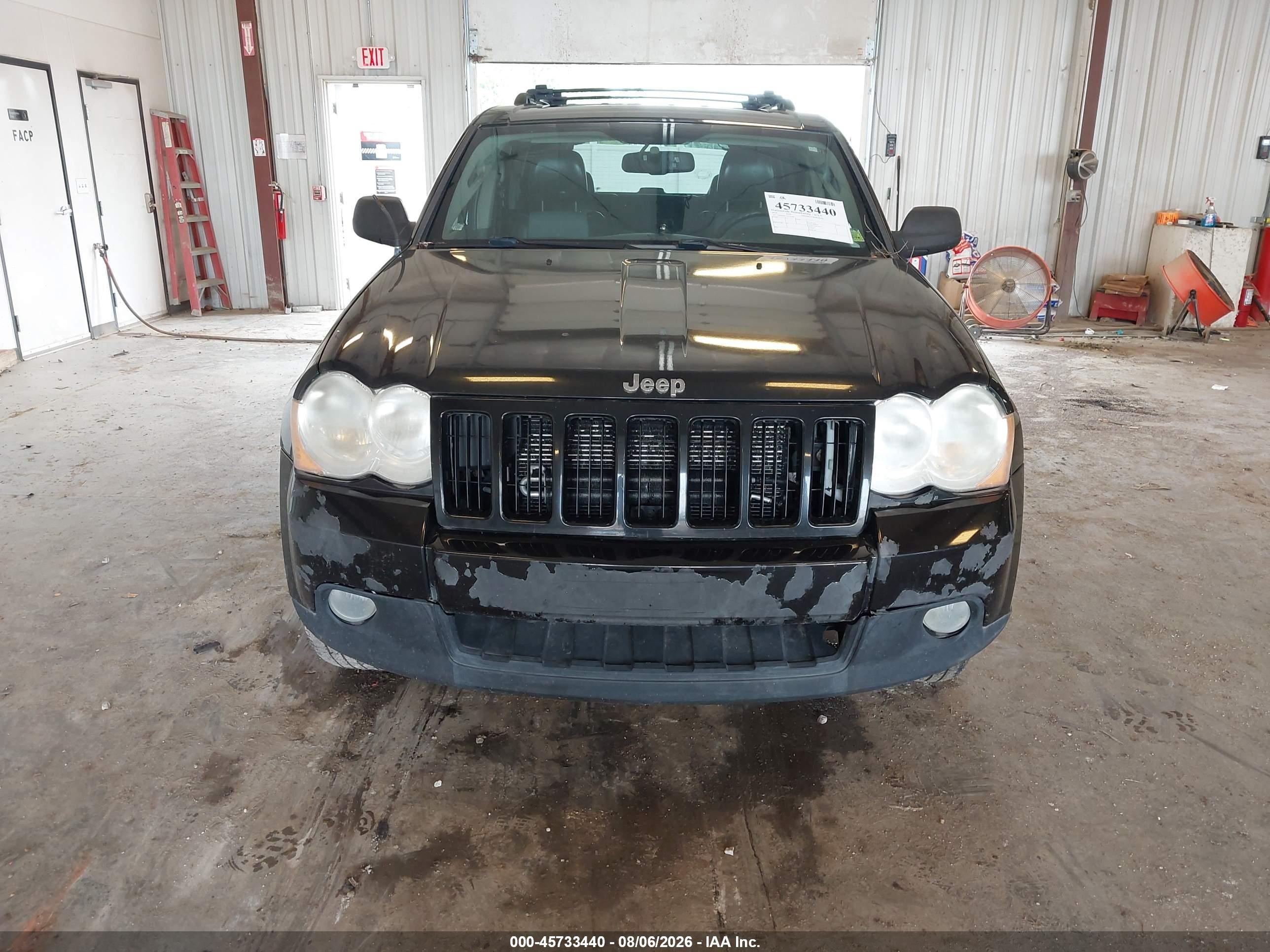 2010 Jeep Grand Cherokee Laredo Черный vin: 1J4PR4GK3AC141500