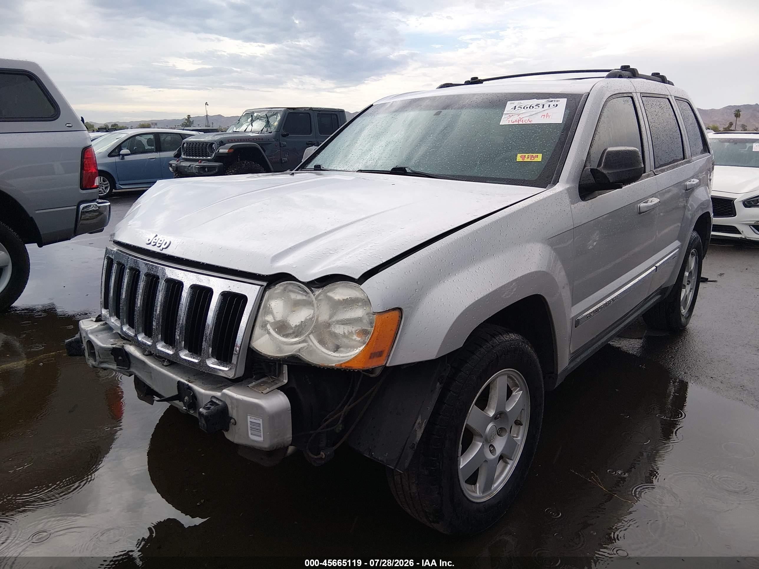2010 Jeep Grand Cherokee Laredo Silver vin: 1J4PR4GK3AC147801