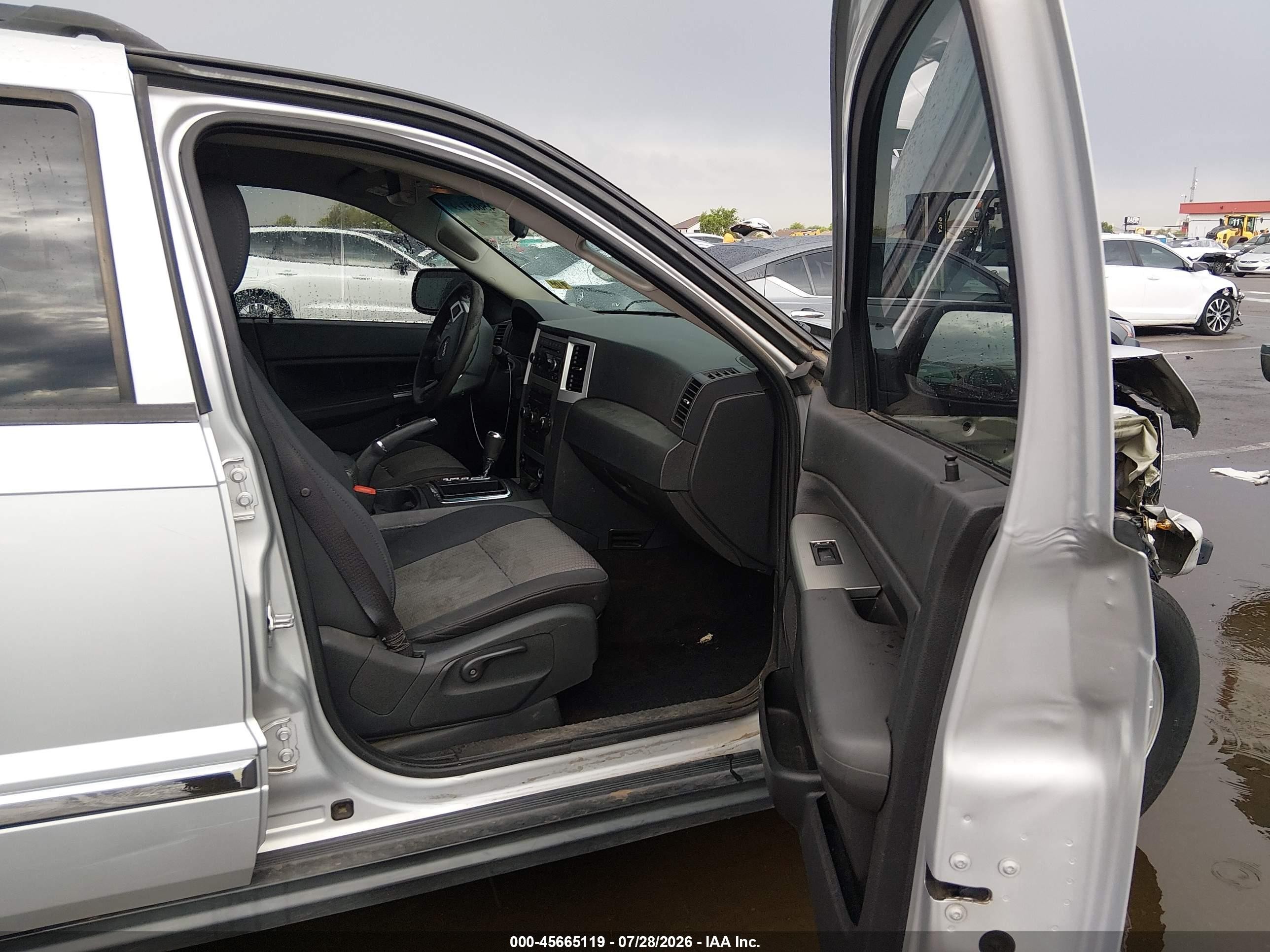 2010 Jeep Grand Cherokee Laredo Silver vin: 1J4PR4GK3AC147801