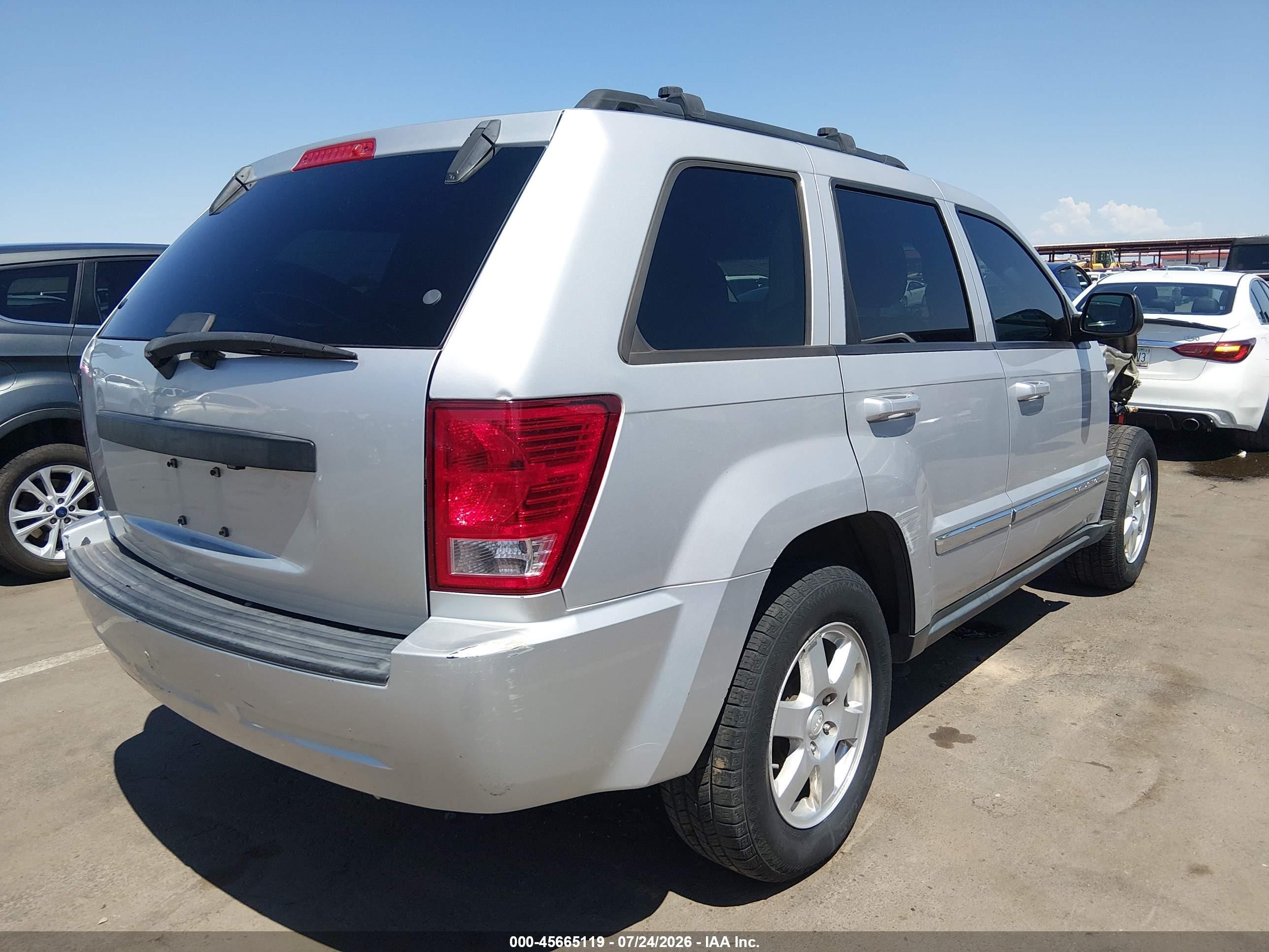 2010 Jeep Grand Cherokee Laredo Silver vin: 1J4PR4GK3AC147801