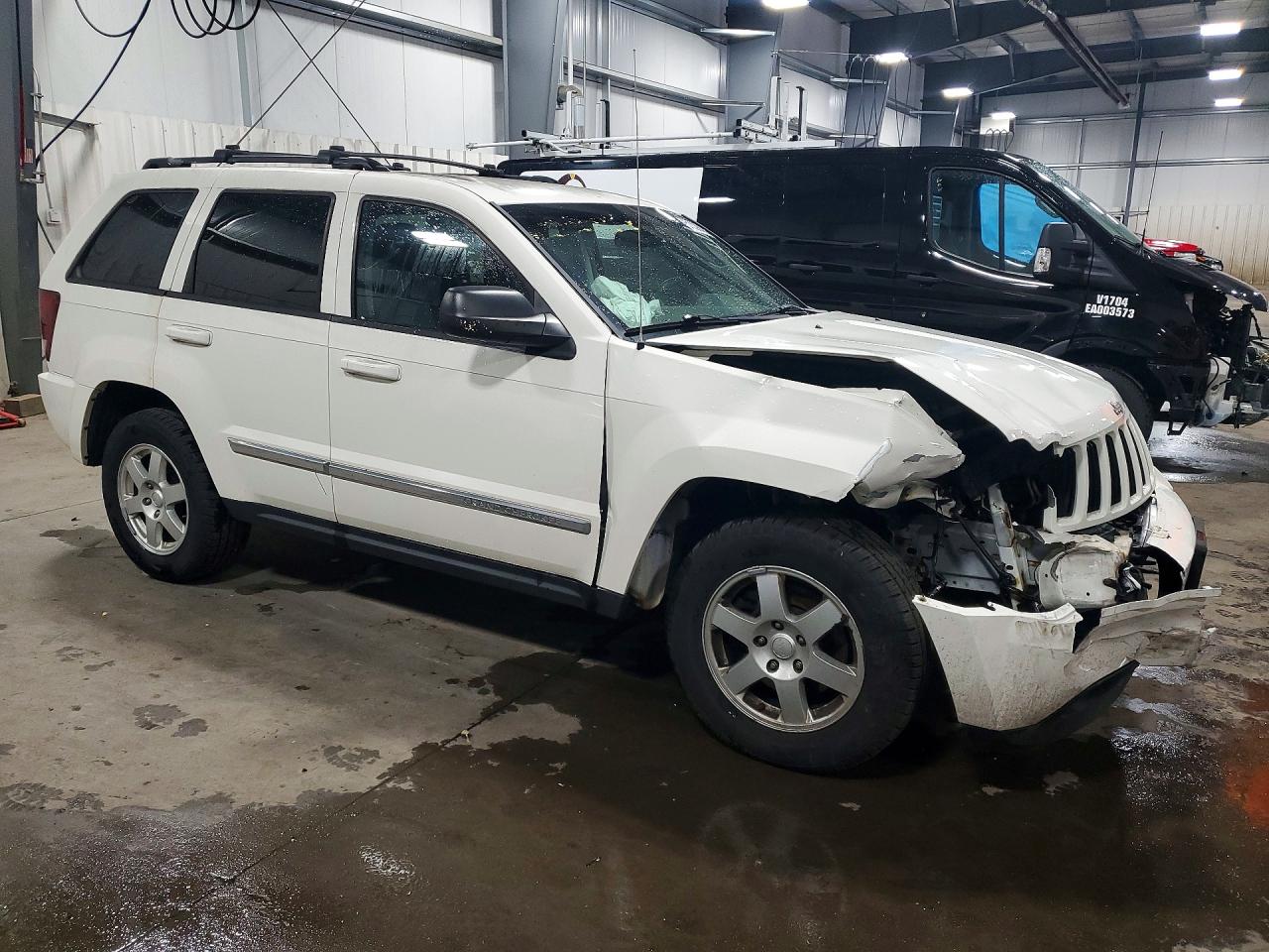 2010 Jeep Grand Cherokee Laredo White vin: 1J4PR4GK4AC116766