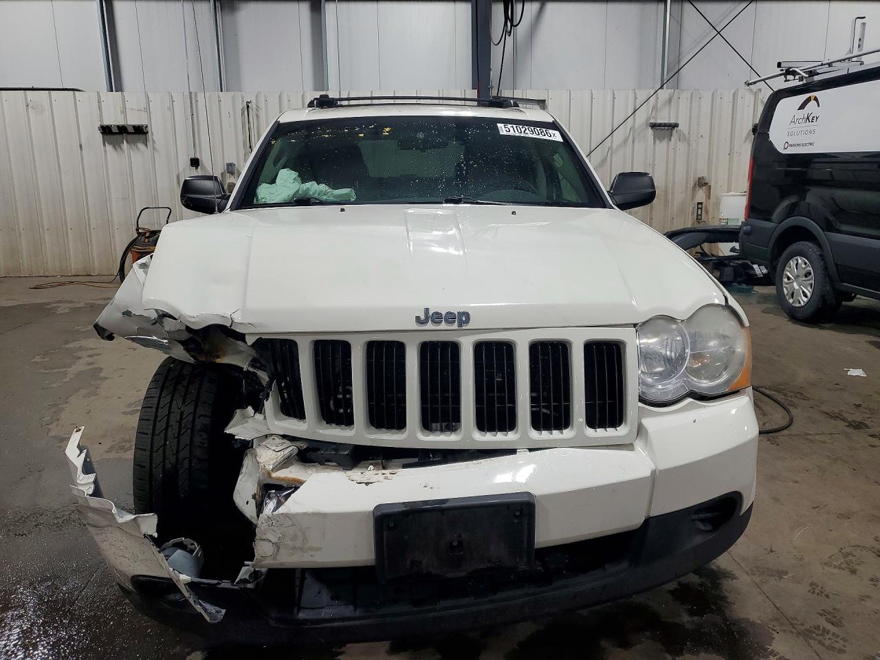 2010 Jeep Grand Cherokee Laredo White vin: 1J4PR4GK4AC116766