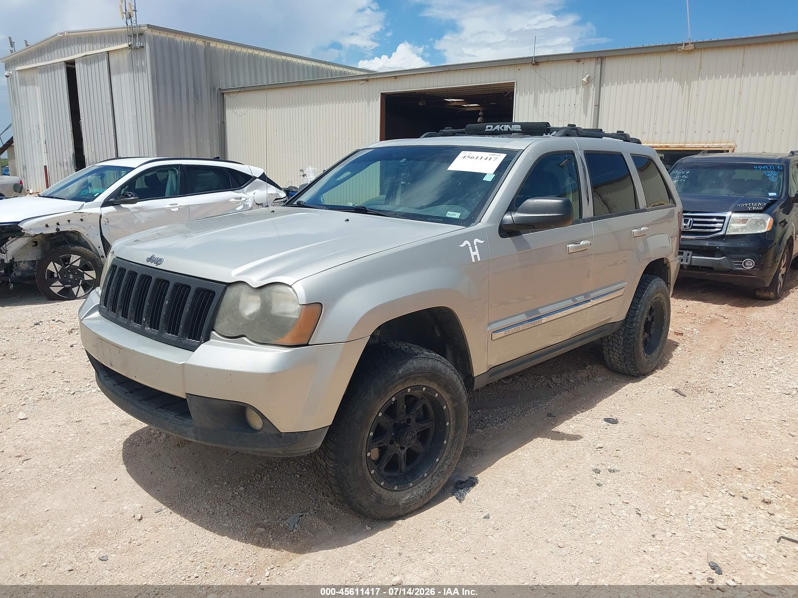 2010 Jeep Grand Cherokee Laredo Серебряный vin: 1J4PR4GK4AC120381