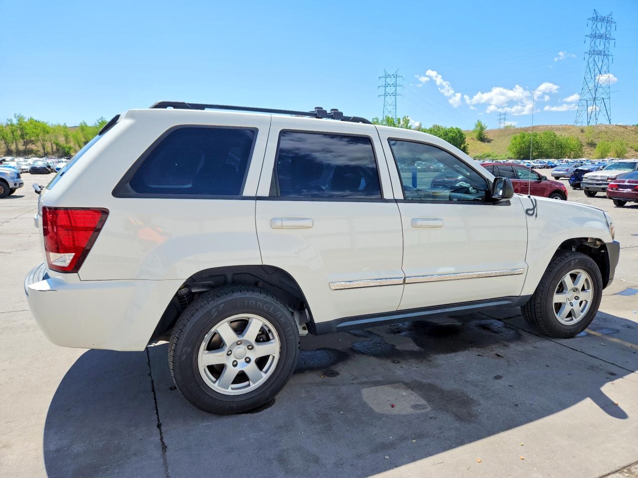 2010 Jeep Grand Cherokee Laredo Белый vin: 1J4PR4GK5AC127338