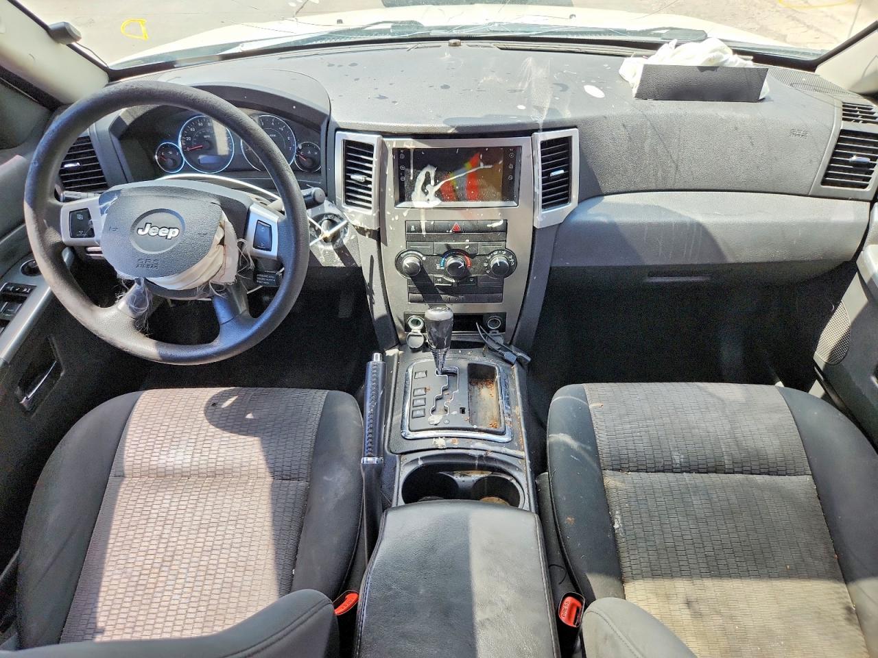 2010 Jeep Grand Cherokee Laredo Белый vin: 1J4PR4GK5AC127338