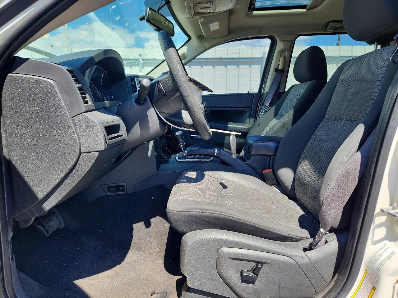 2010 Jeep Grand Cherokee Laredo Белый vin: 1J4PR4GK5AC127338