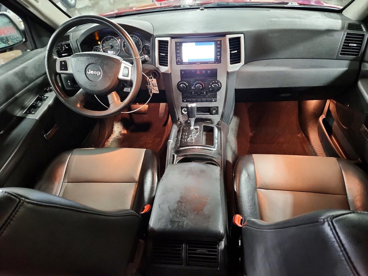 2010 Jeep Grand Cherokee Laredo Red vin: 1J4PR4GK5AC152207