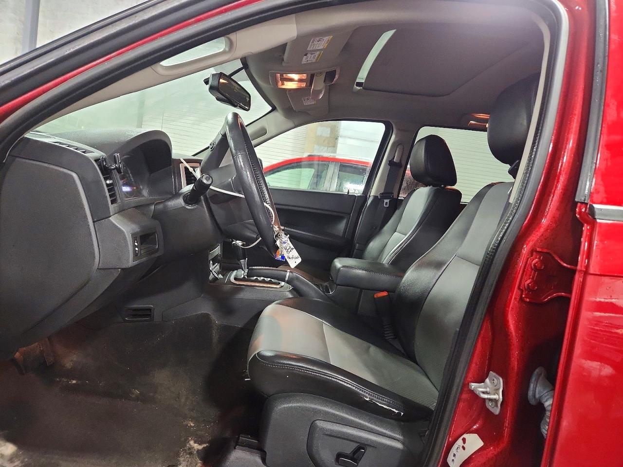 2010 Jeep Grand Cherokee Laredo Red vin: 1J4PR4GK5AC152207
