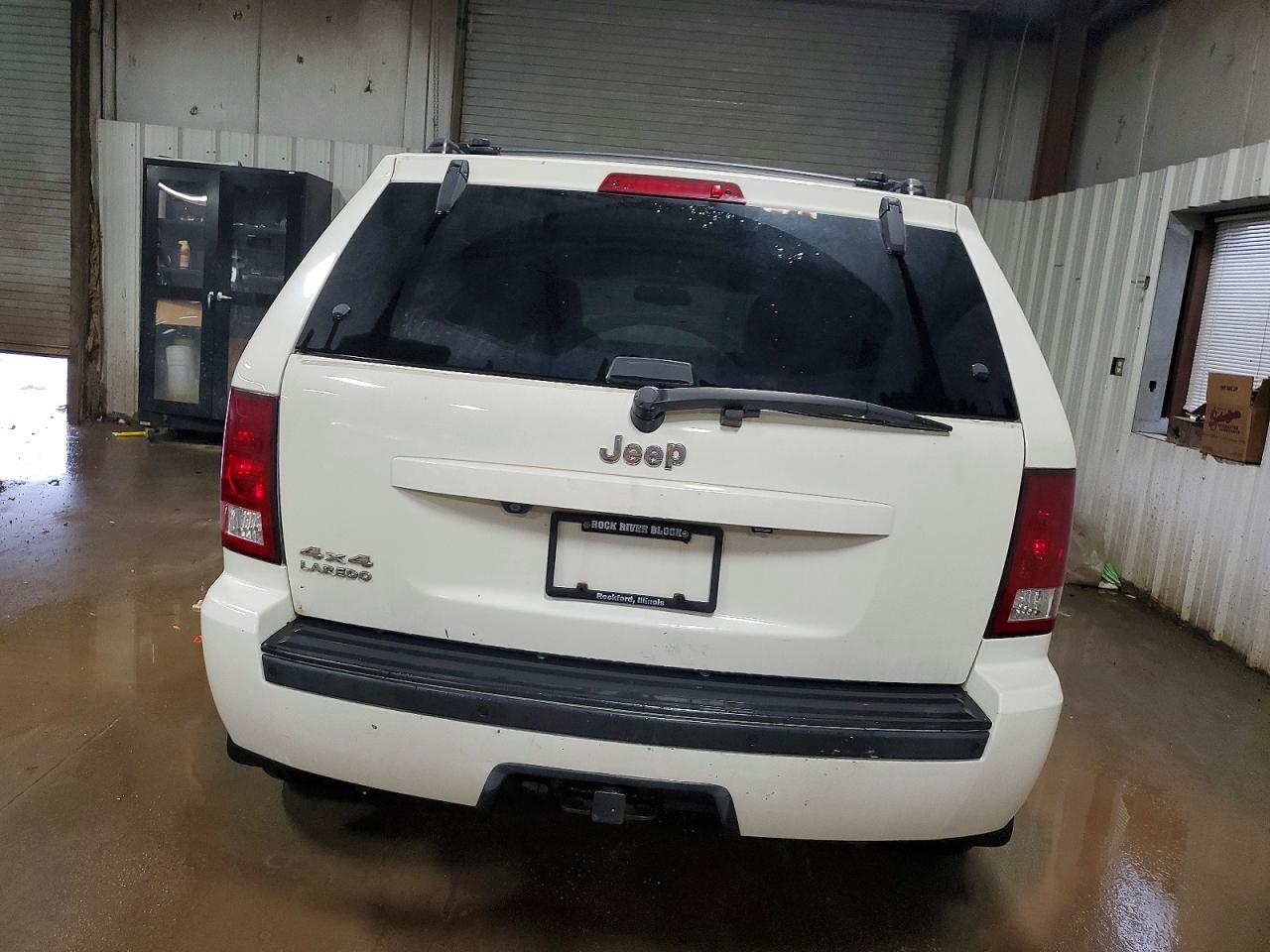 2010 Jeep Grand Cherokee Laredo White vin: 1J4PR4GK5AC152210