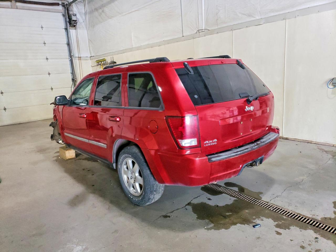 2010 Jeep Grand Cherokee Laredo Красный vin: 1J4PR4GK6AC151227