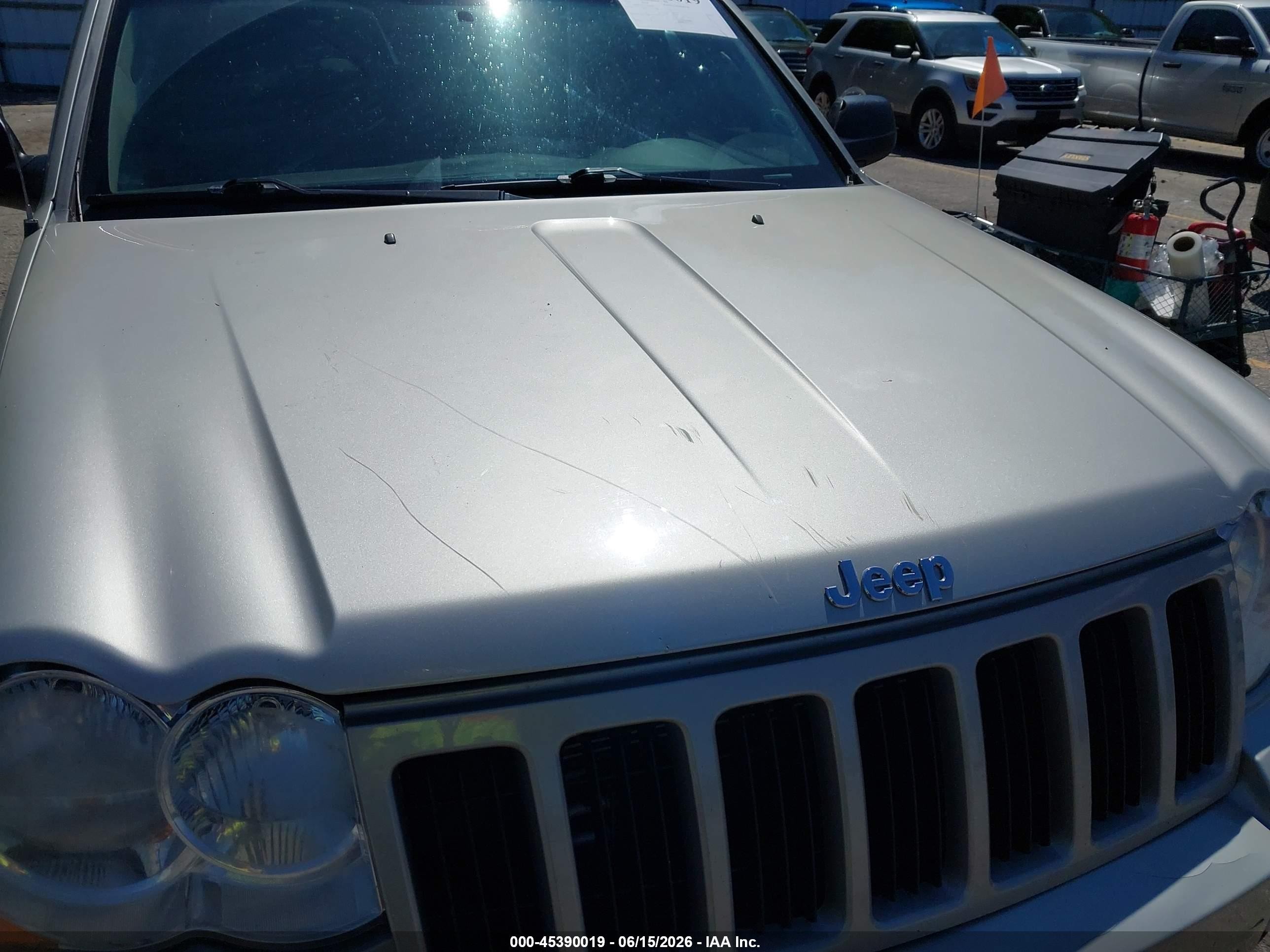 2010 Jeep Grand Cherokee Laredo Silver vin: 1J4PR4GK7AC105292