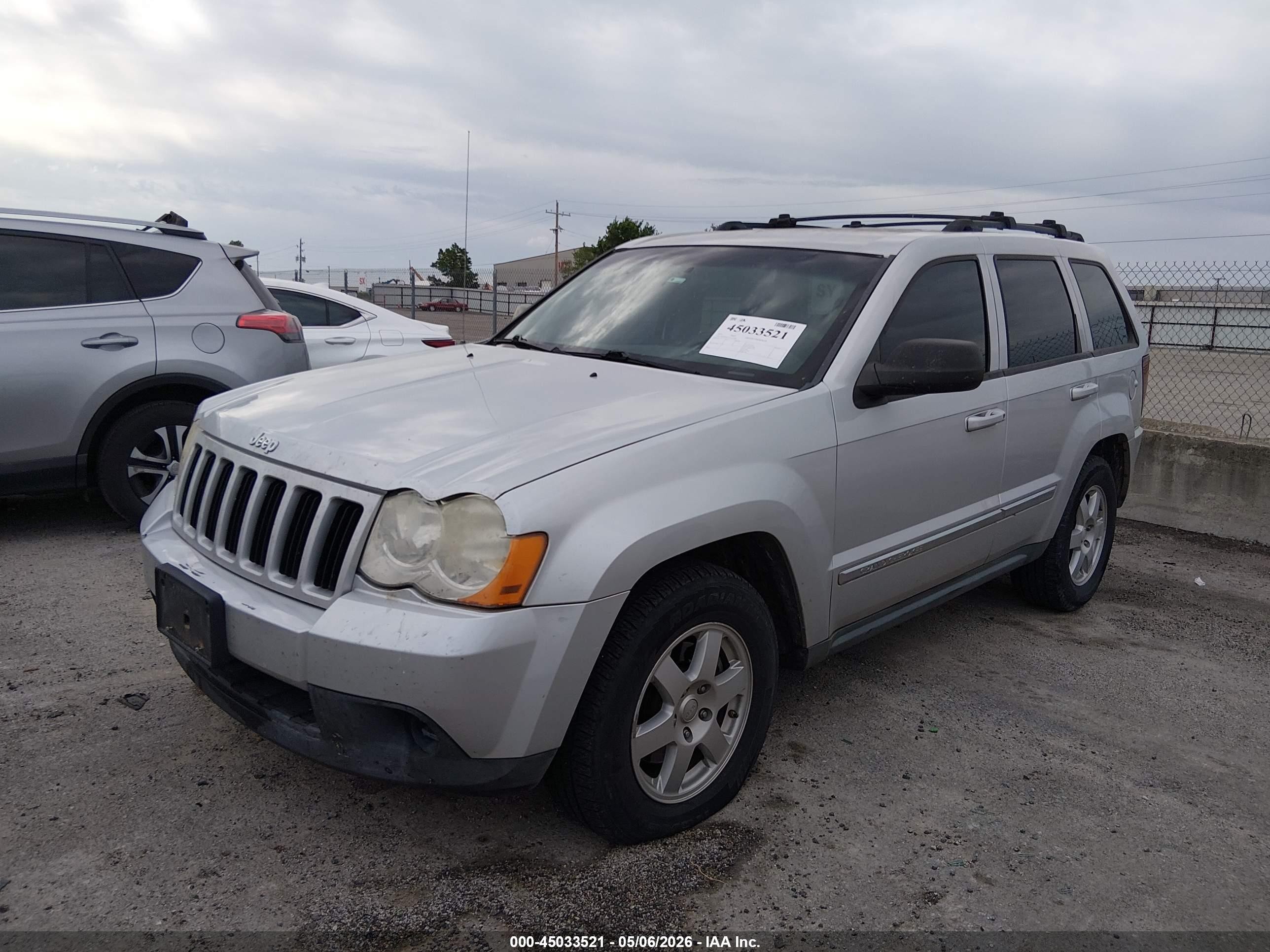 2010 Jeep Grand Cherokee Laredo Silver vin: 1J4PR4GK7AC111108