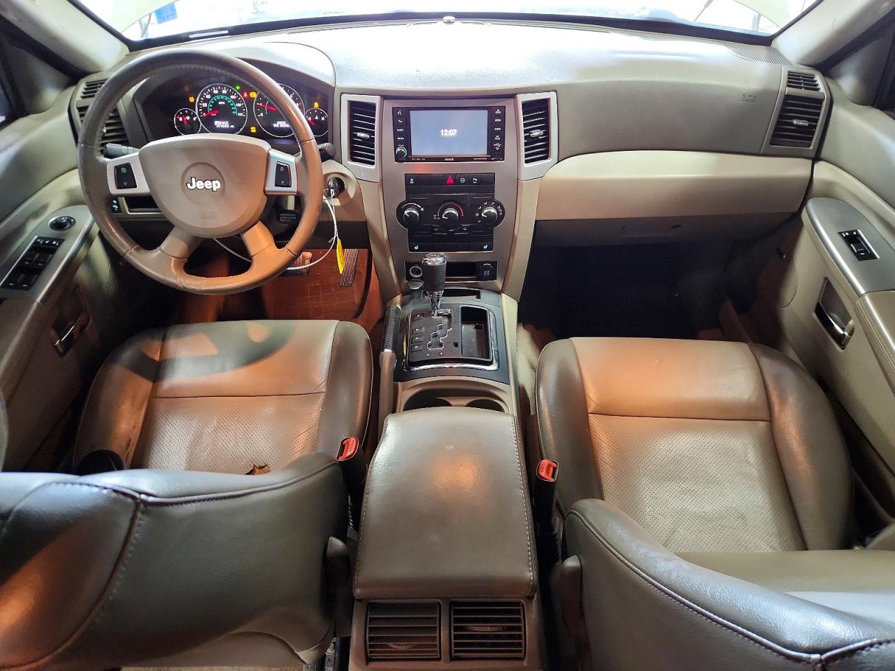2010 Jeep Grand Cherokee Laredo White vin: 1J4PR4GK7AC143928
