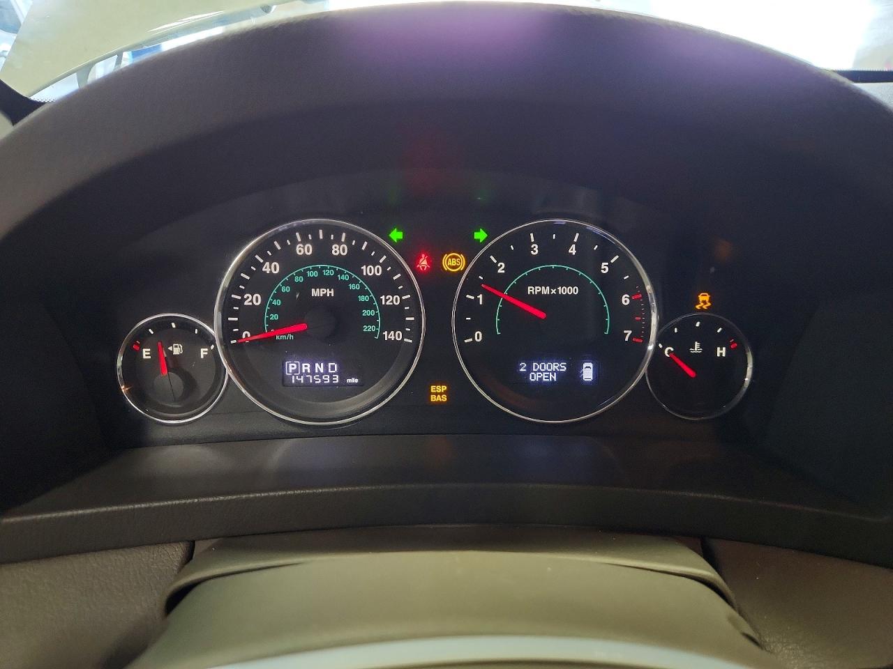 2010 Jeep Grand Cherokee Laredo White vin: 1J4PR4GK7AC143928