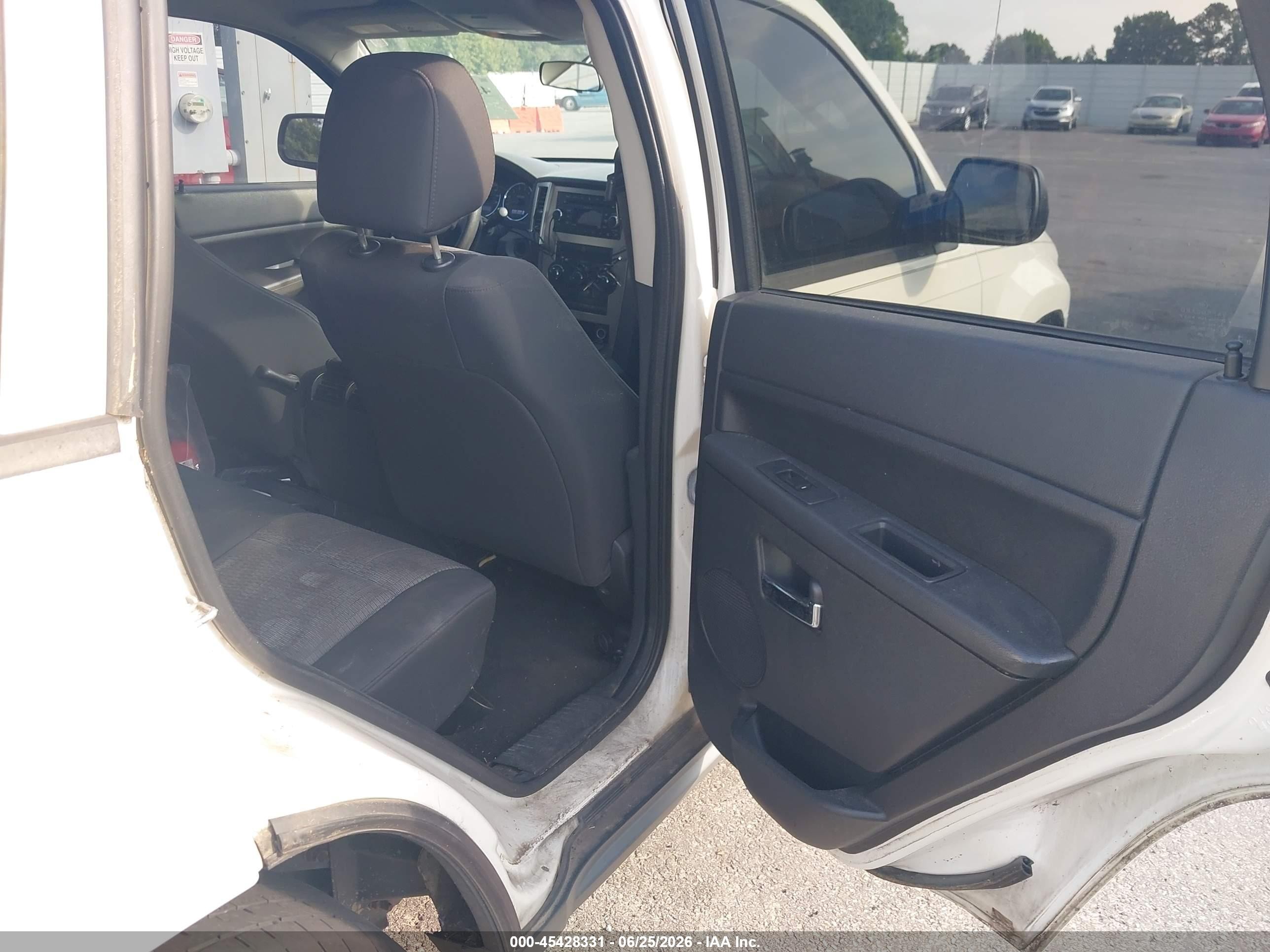 2010 Jeep Grand Cherokee Laredo White vin: 1J4PR4GK8AC103227