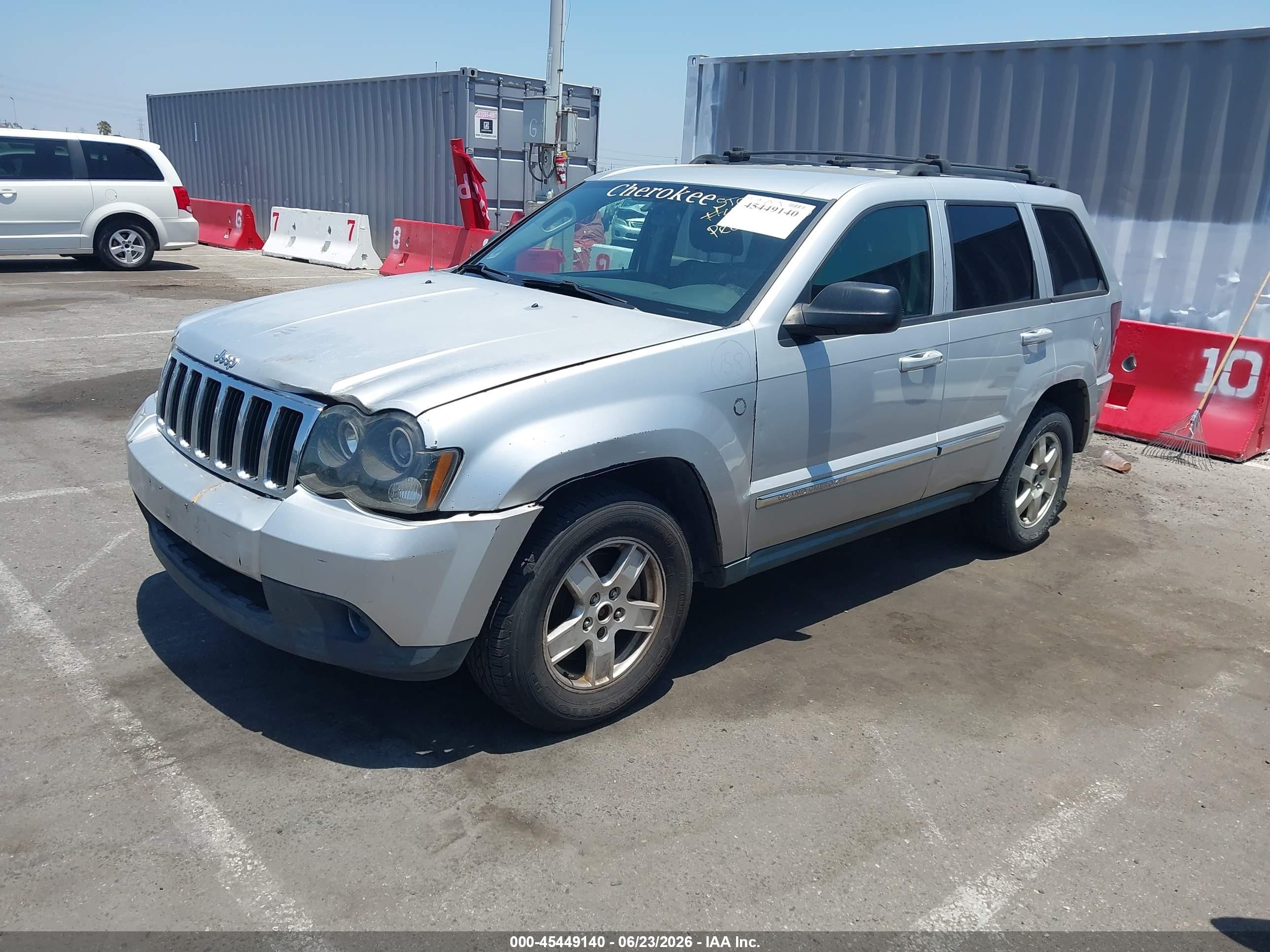 2010 Jeep Grand Cherokee Laredo Silver vin: 1J4PR4GK8AC104555