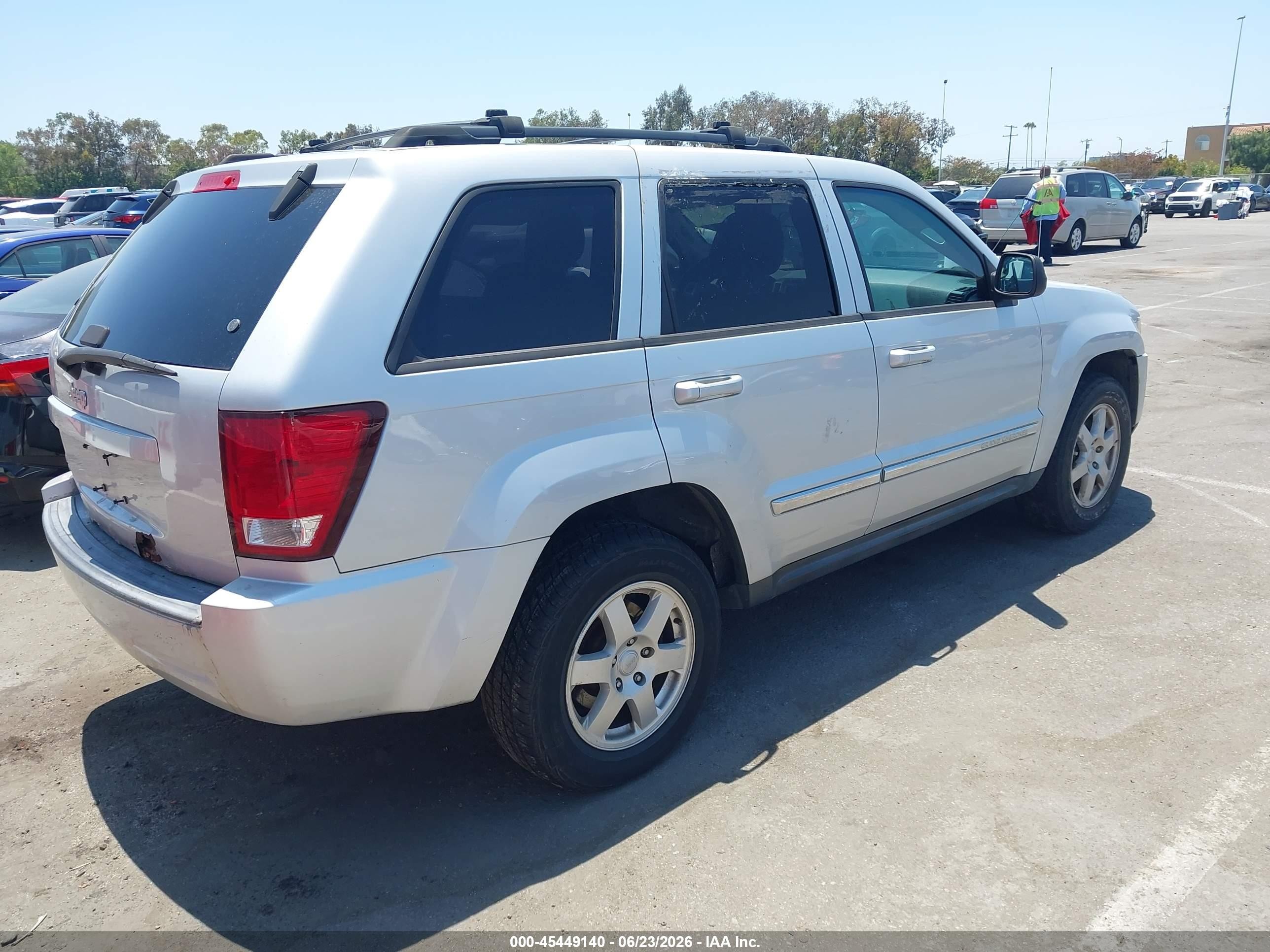 2010 Jeep Grand Cherokee Laredo Silver vin: 1J4PR4GK8AC104555