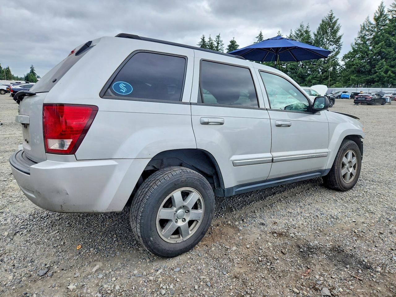 2010 Jeep Grand Cherokee Laredo Silver vin: 1J4PR4GK8AC119699
