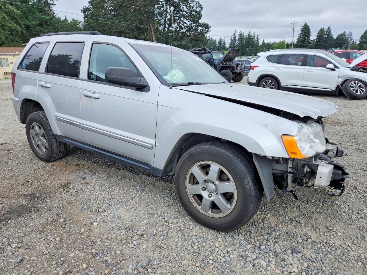 2010 Jeep Grand Cherokee Laredo Silver vin: 1J4PR4GK8AC119699