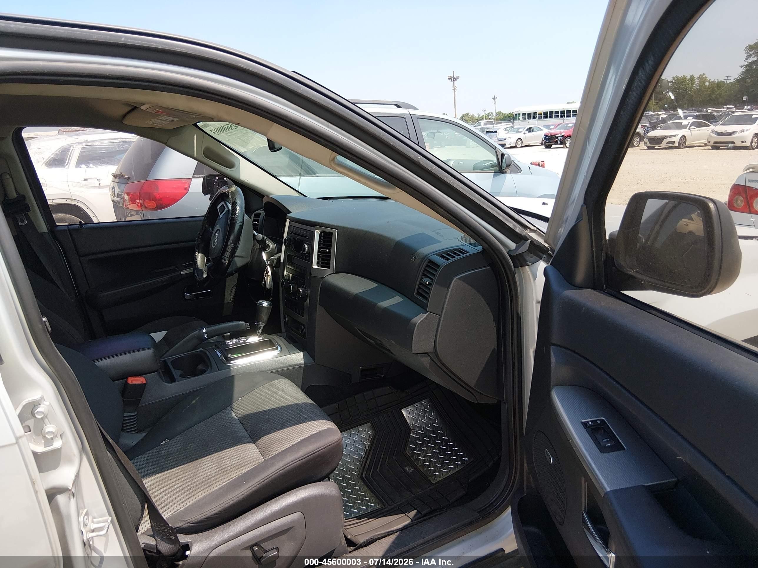 2010 Jeep Grand Cherokee Laredo Gray vin: 1J4PR4GK8AC126166